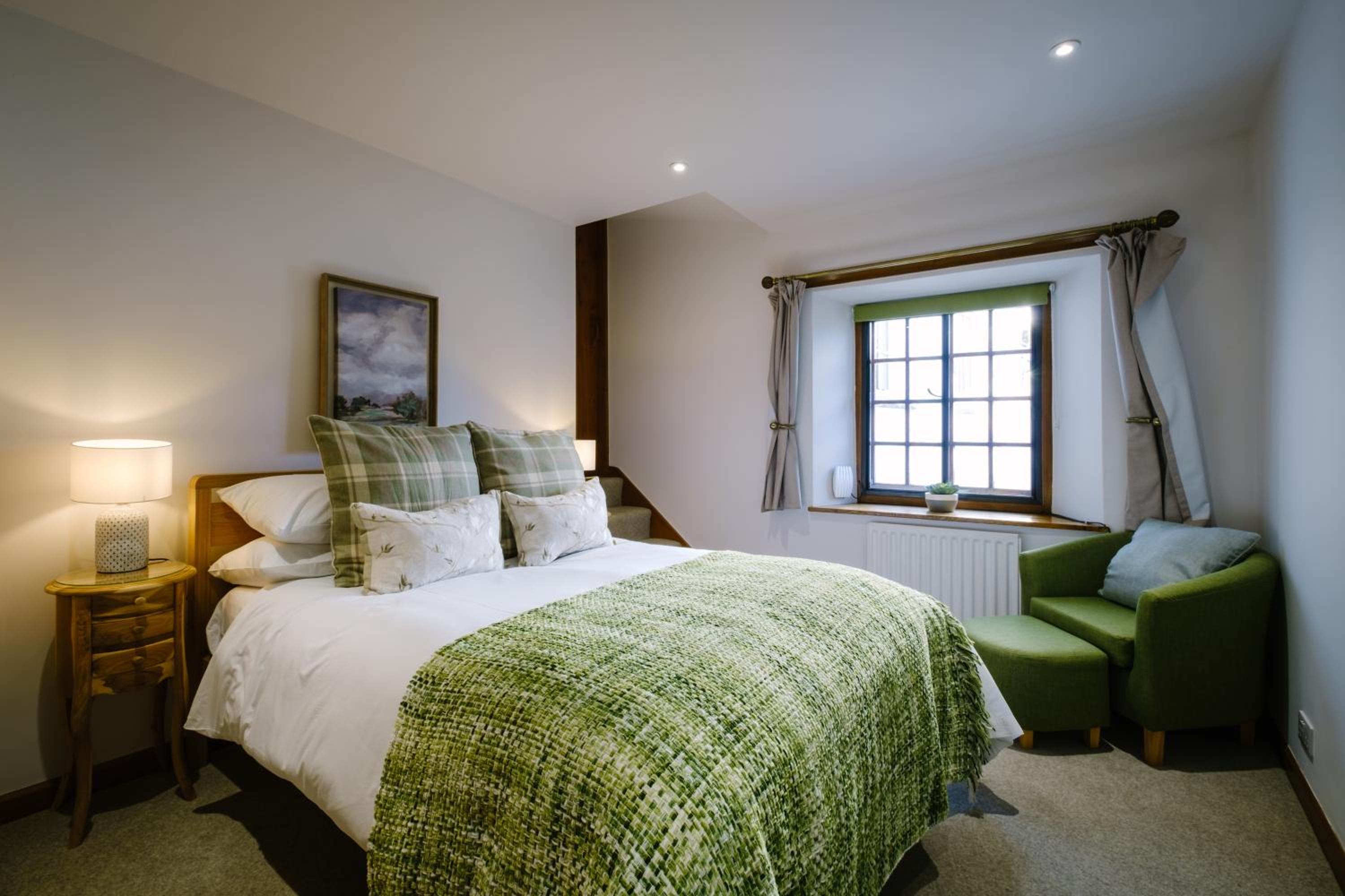 Beautiful Grade 2 listed building - West Wing view 5