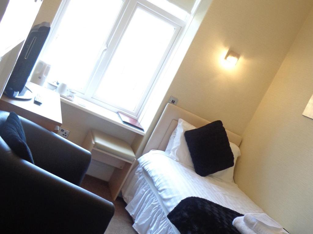 Photo 18
