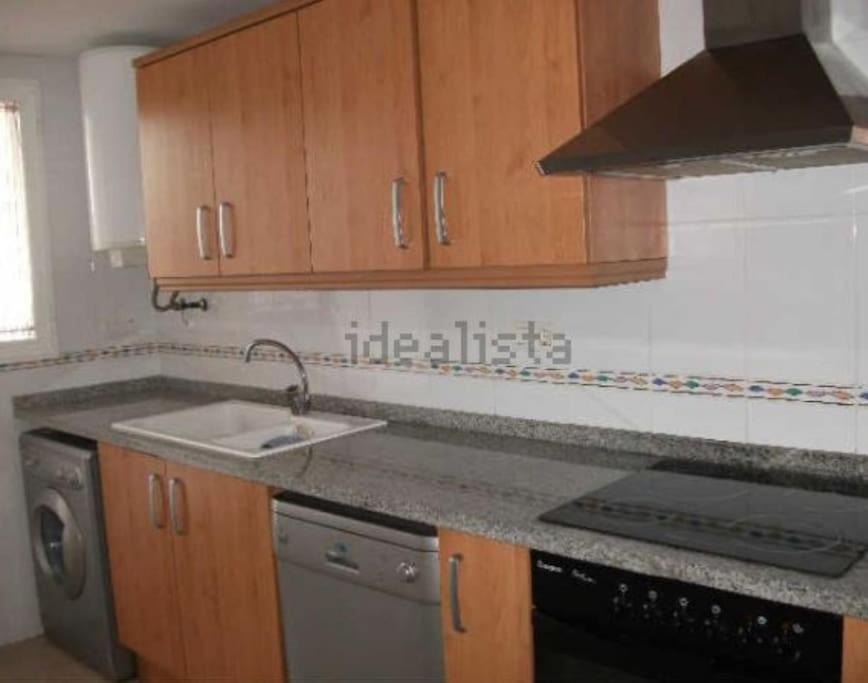 Precioso apartamento 1ª linea playa con piscina view 2