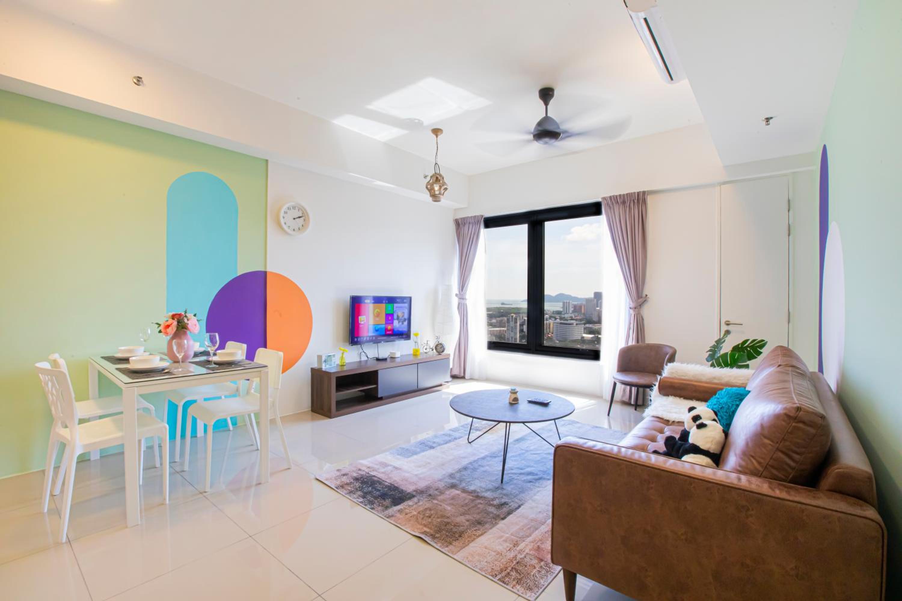 Georgetown High Floor Luxury 3BR Suite photo 6