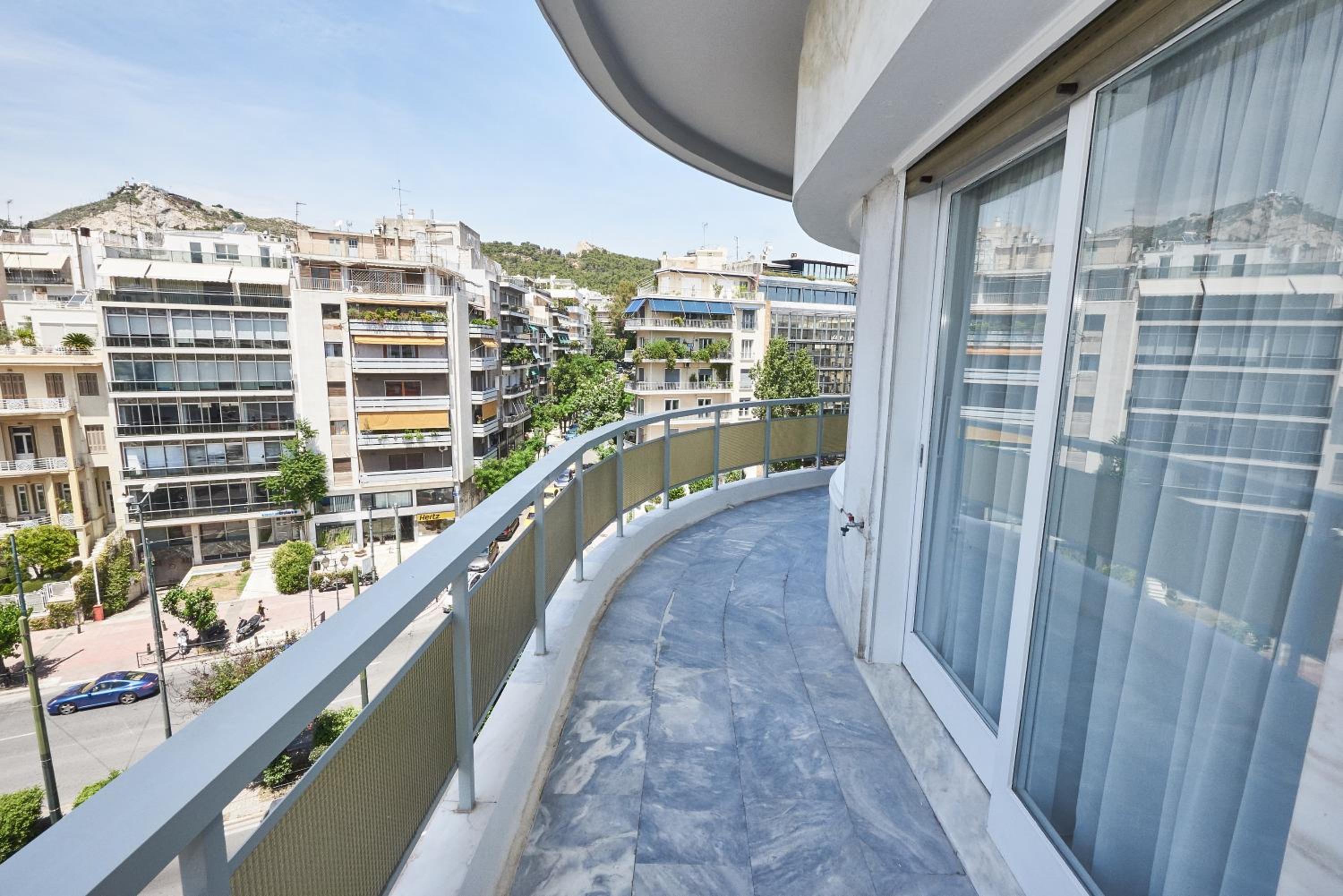 The EL GRECO spirit meets the Athenian luxury Apt1