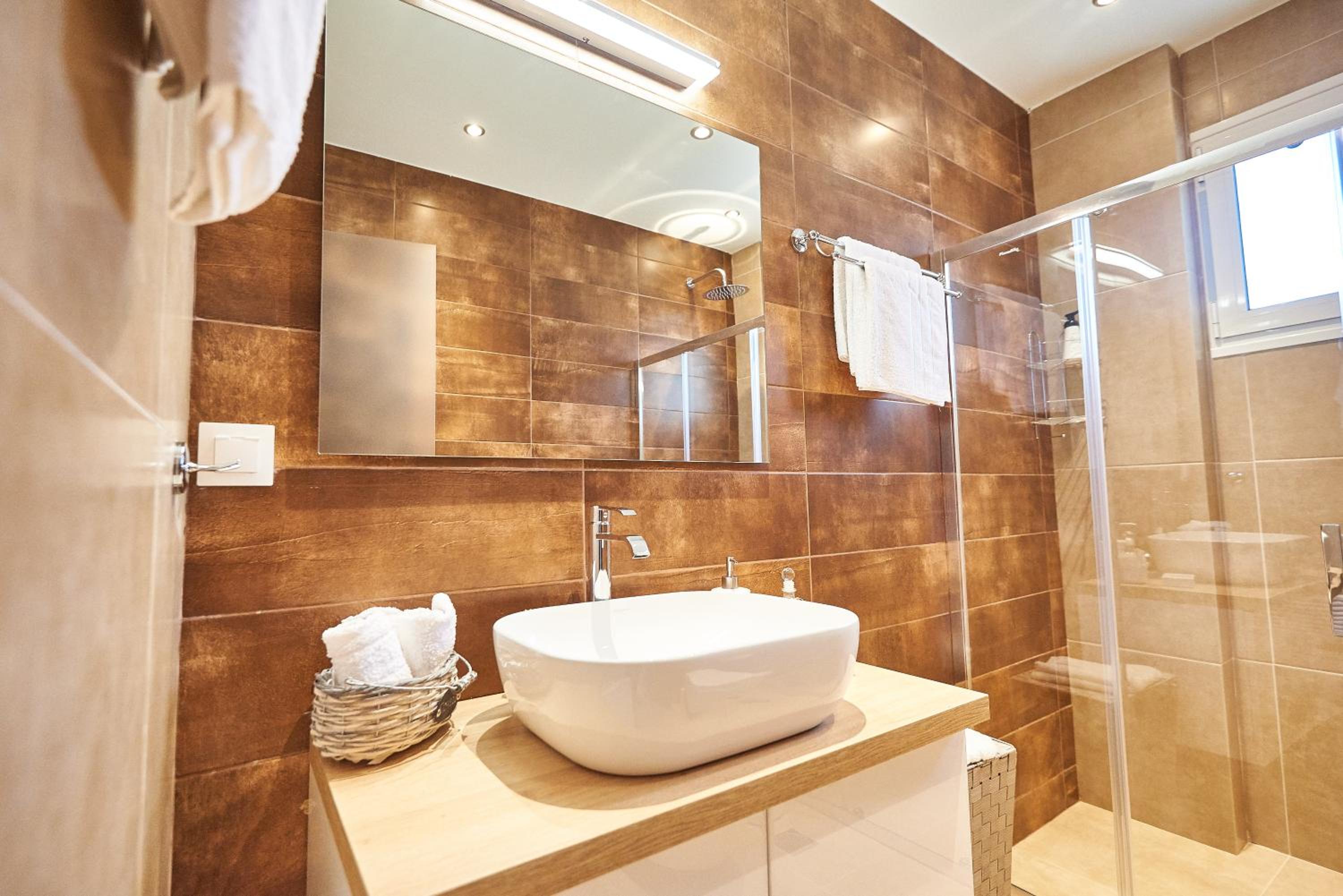 The EL GRECO spirit meets the Athenian luxury Apt1