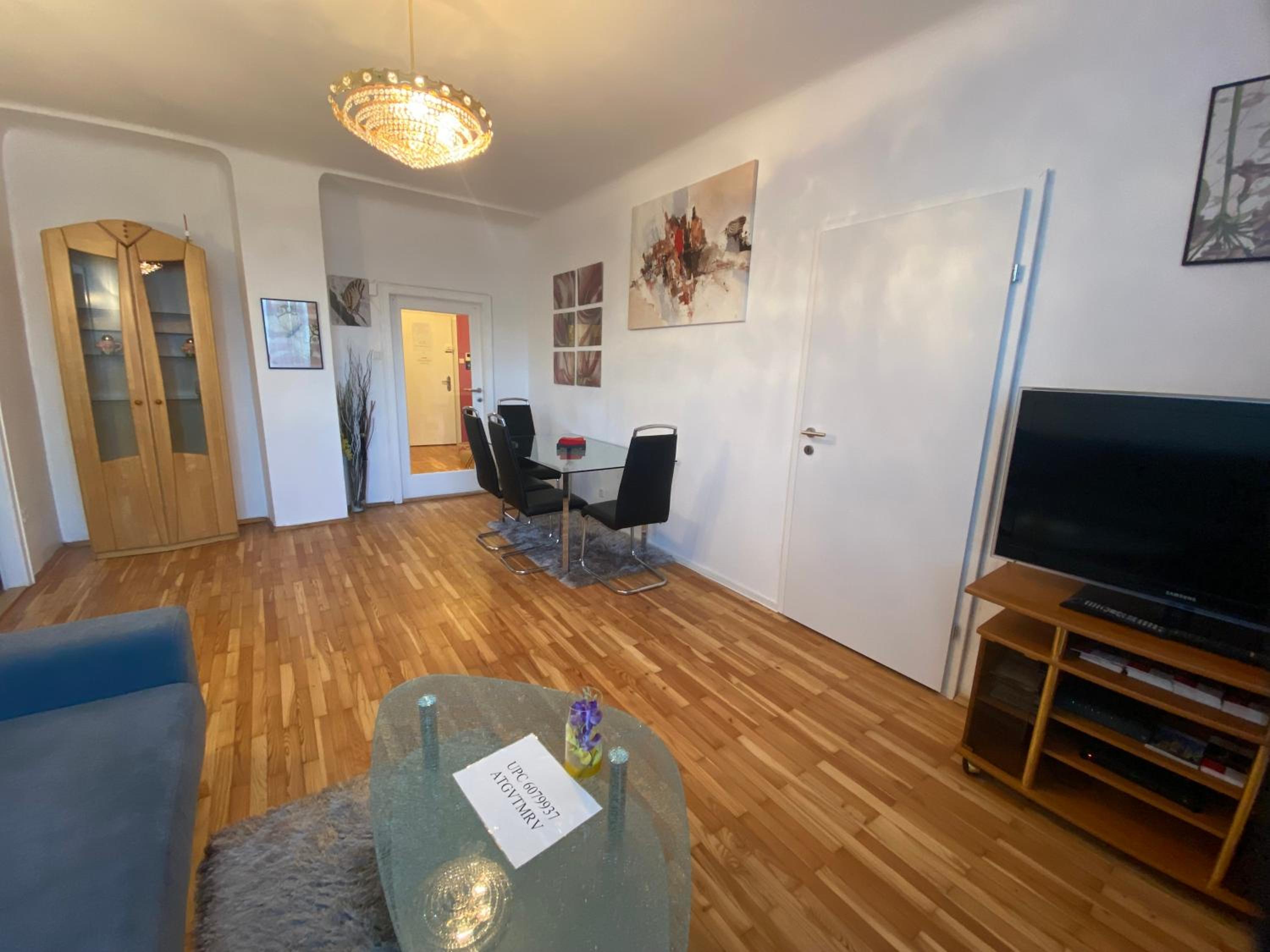 Apartment Domino