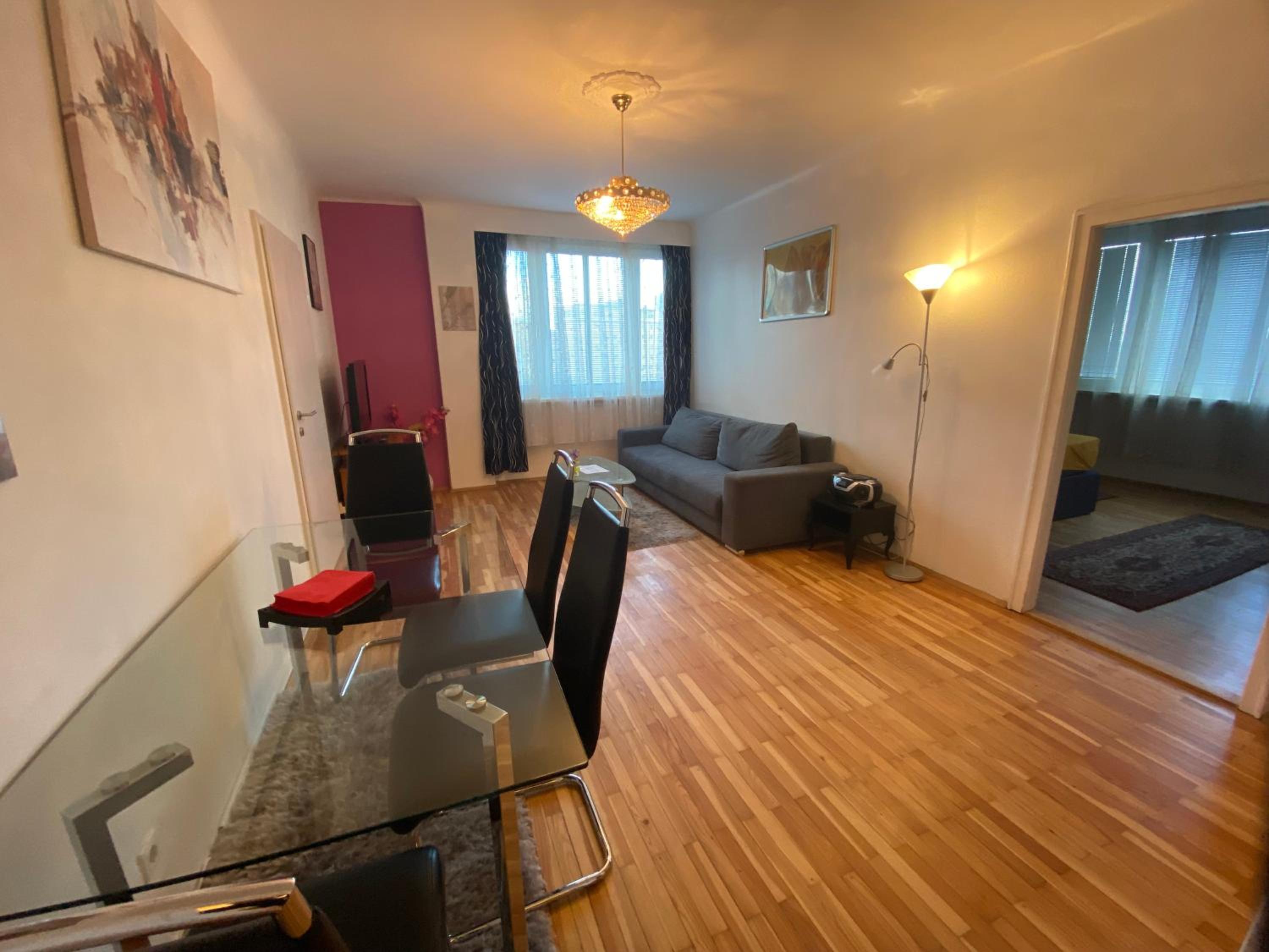 Apartment Domino