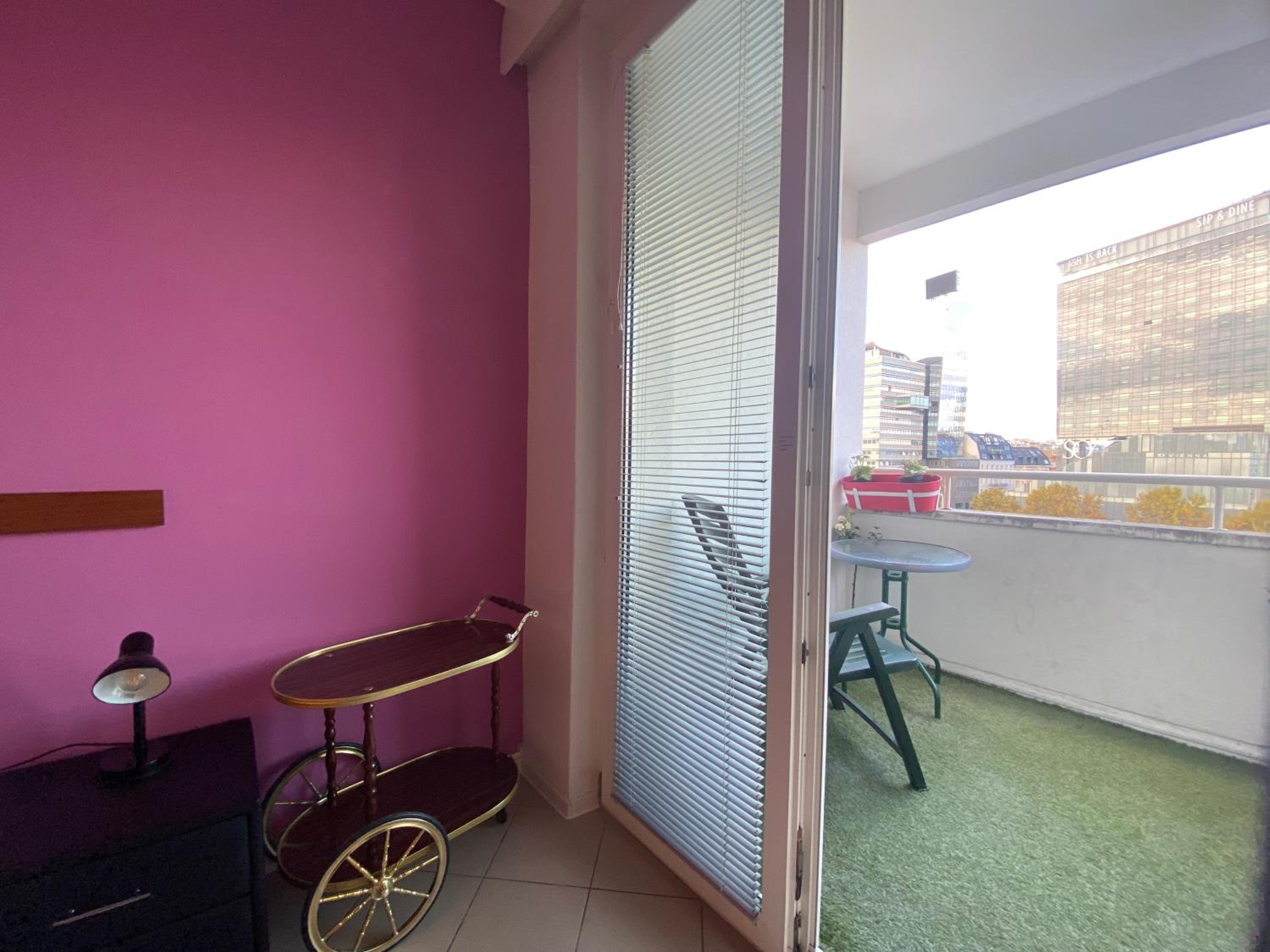Apartment Domino