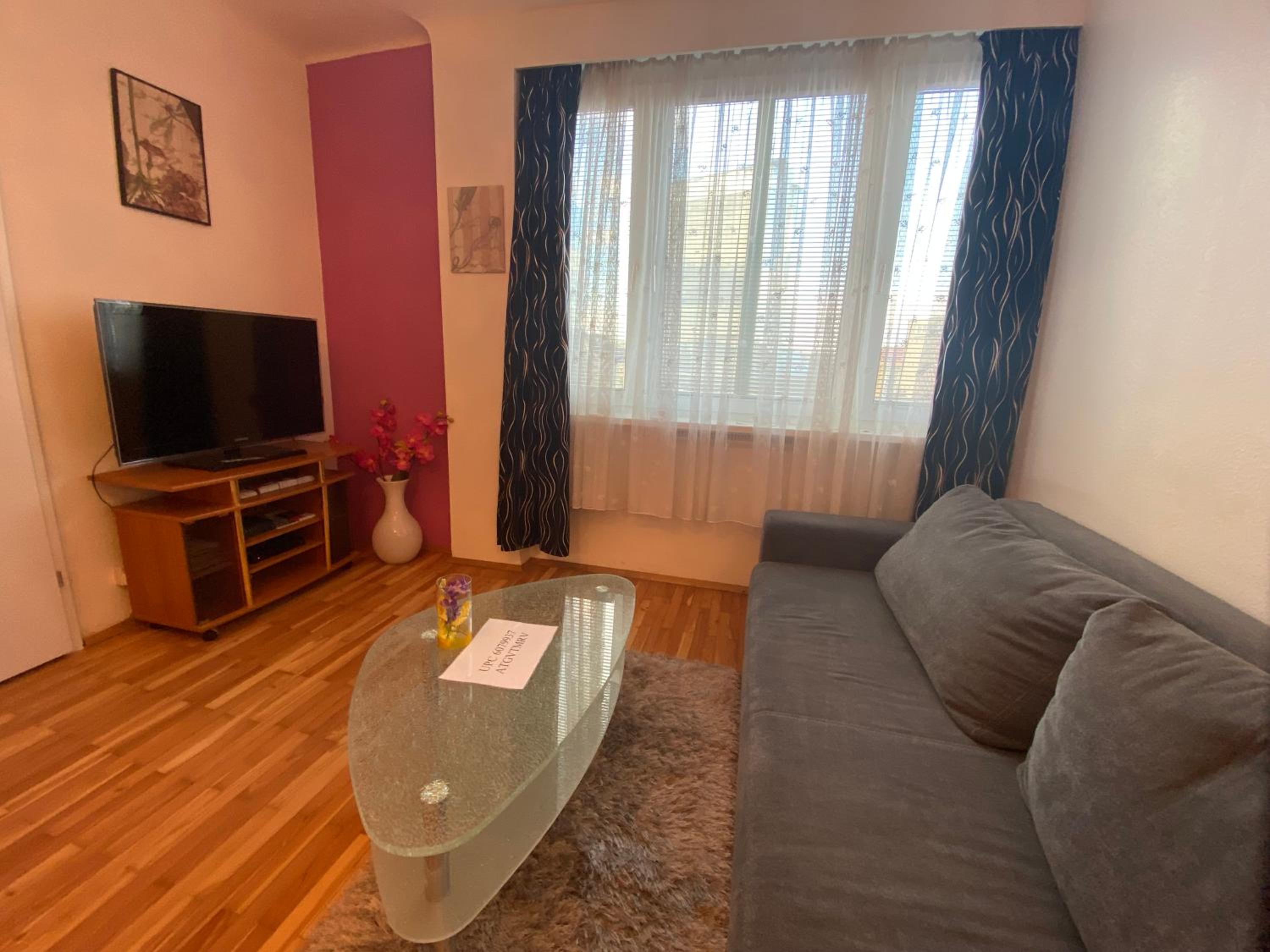 Apartment Domino