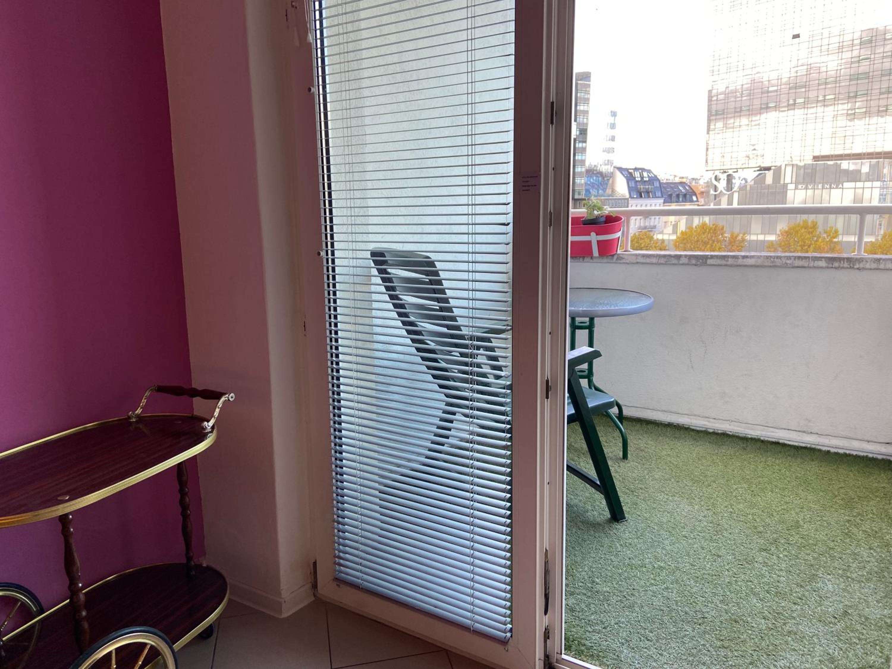 Apartment Domino