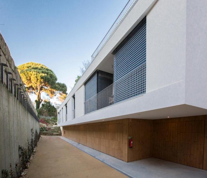 Host Wise - Modern Stuning Flat w Prime Location view 2