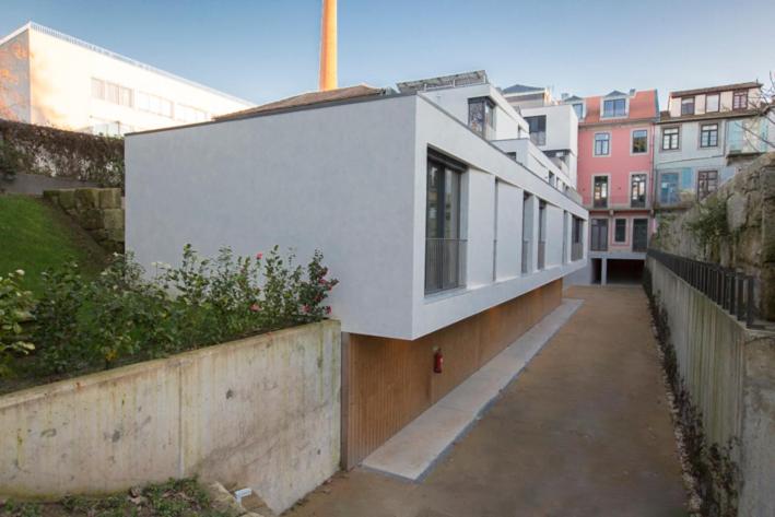 Host Wise - Modern Stuning Flat w Prime Location view 3