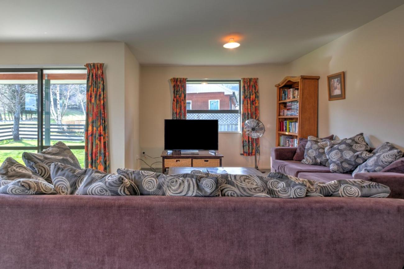 4a Lucas Lane view 5
