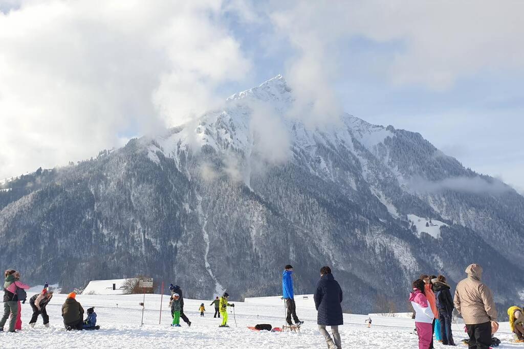 WHITE HOME IN AESCHI BEI SPIEZ