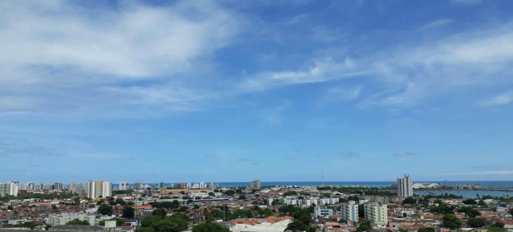 Apto na Ponta Verde, próximo a pontos turísticos e as mais belas praias de Maceió view 4