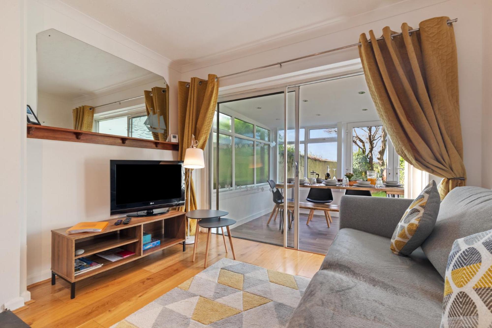 Ty Gwyn - Hot Tub, Parking, Dog Friendly view 5