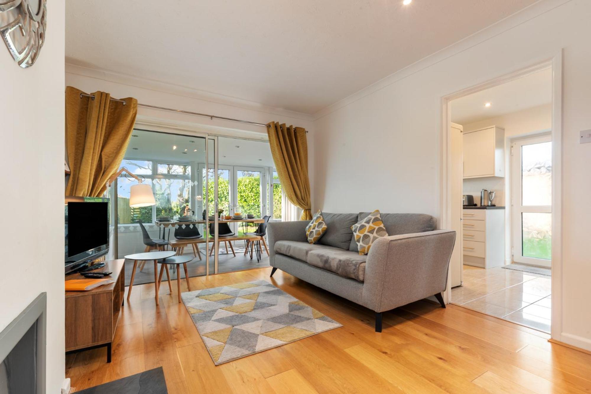Ty Gwyn - Hot Tub, Parking, Dog Friendly view 4