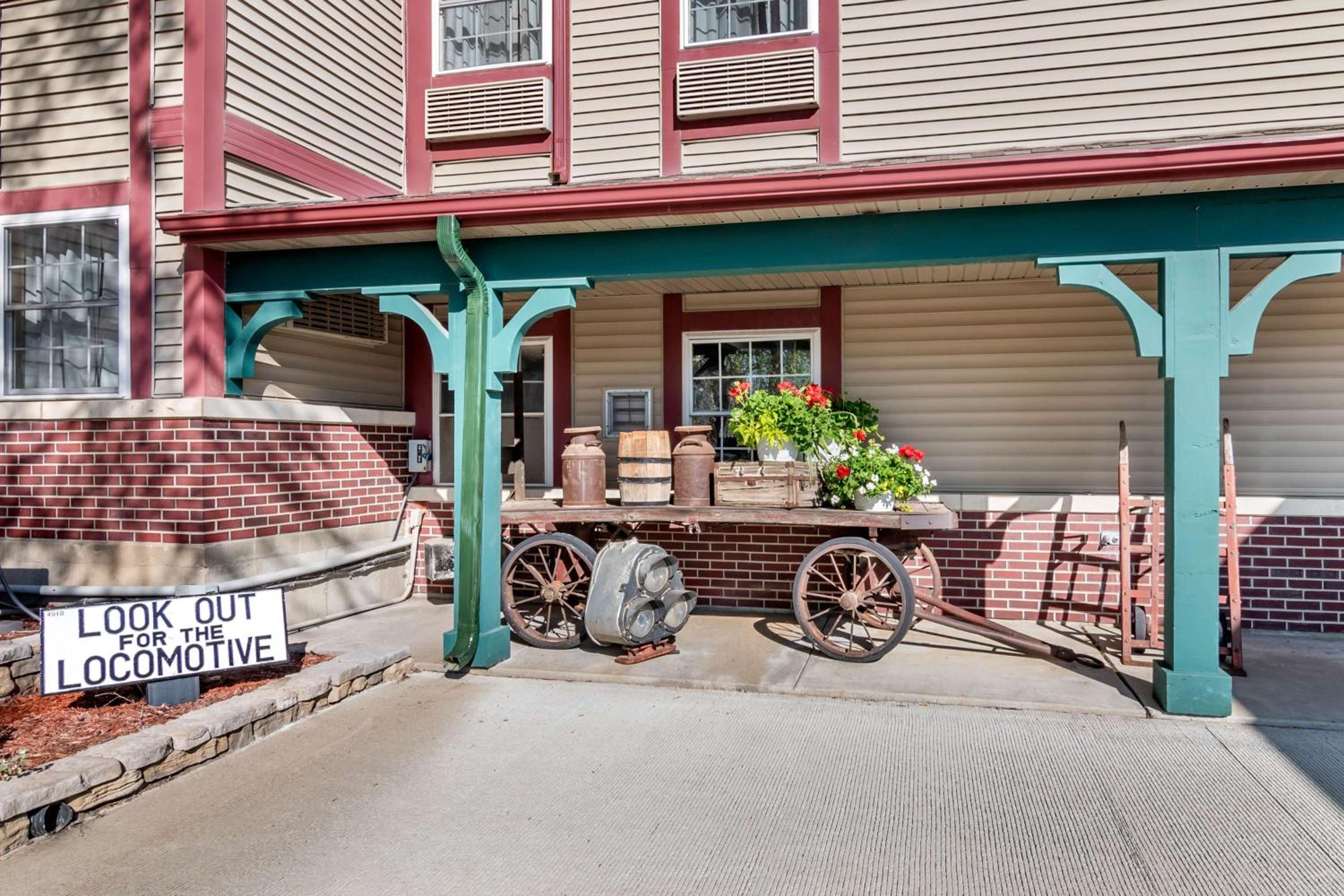 Sedalia Vacations - Comfort Inn Sedalia Station - Property Image 3