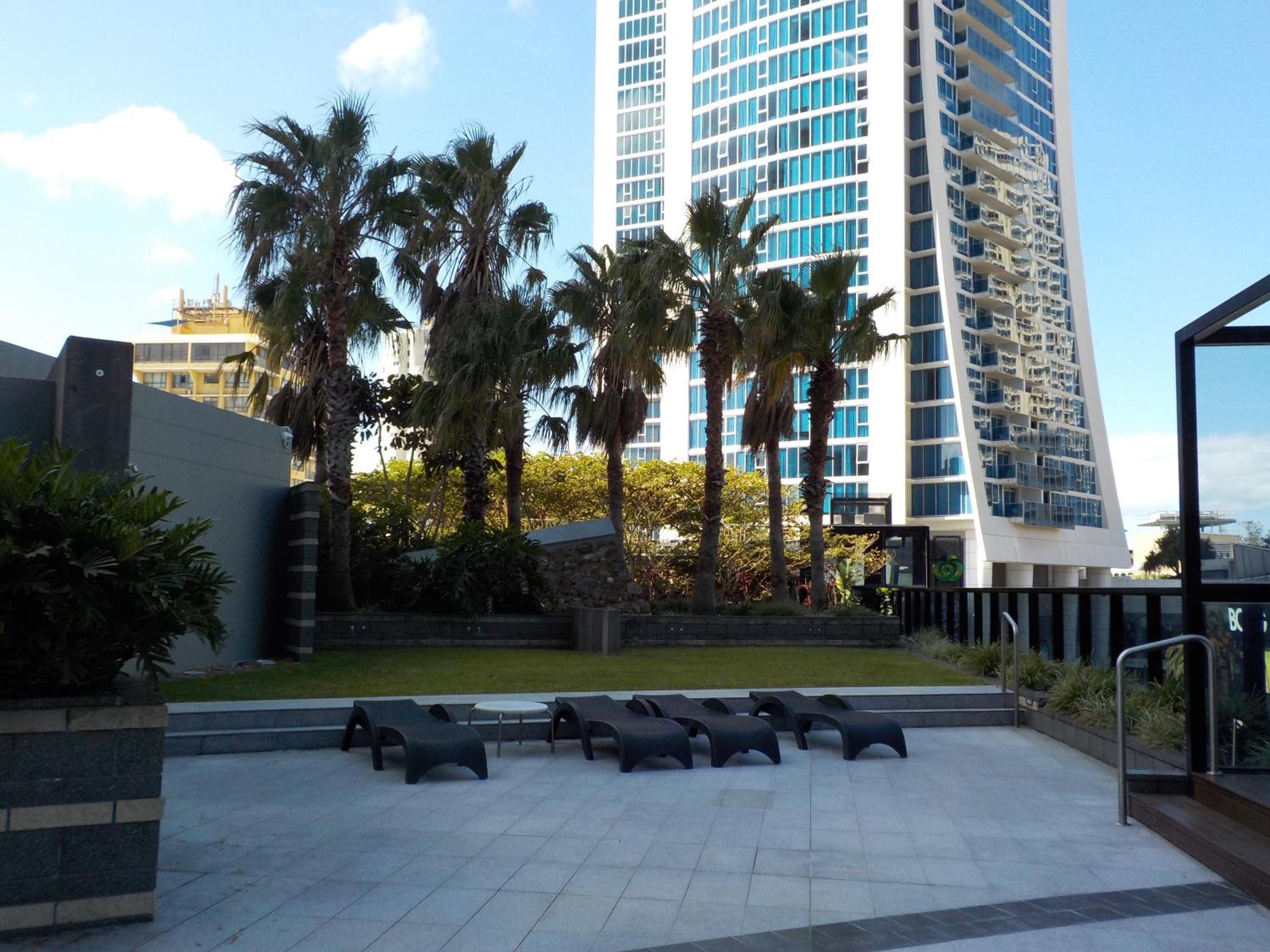 Circle on Cavill - HR Surfers Paradise