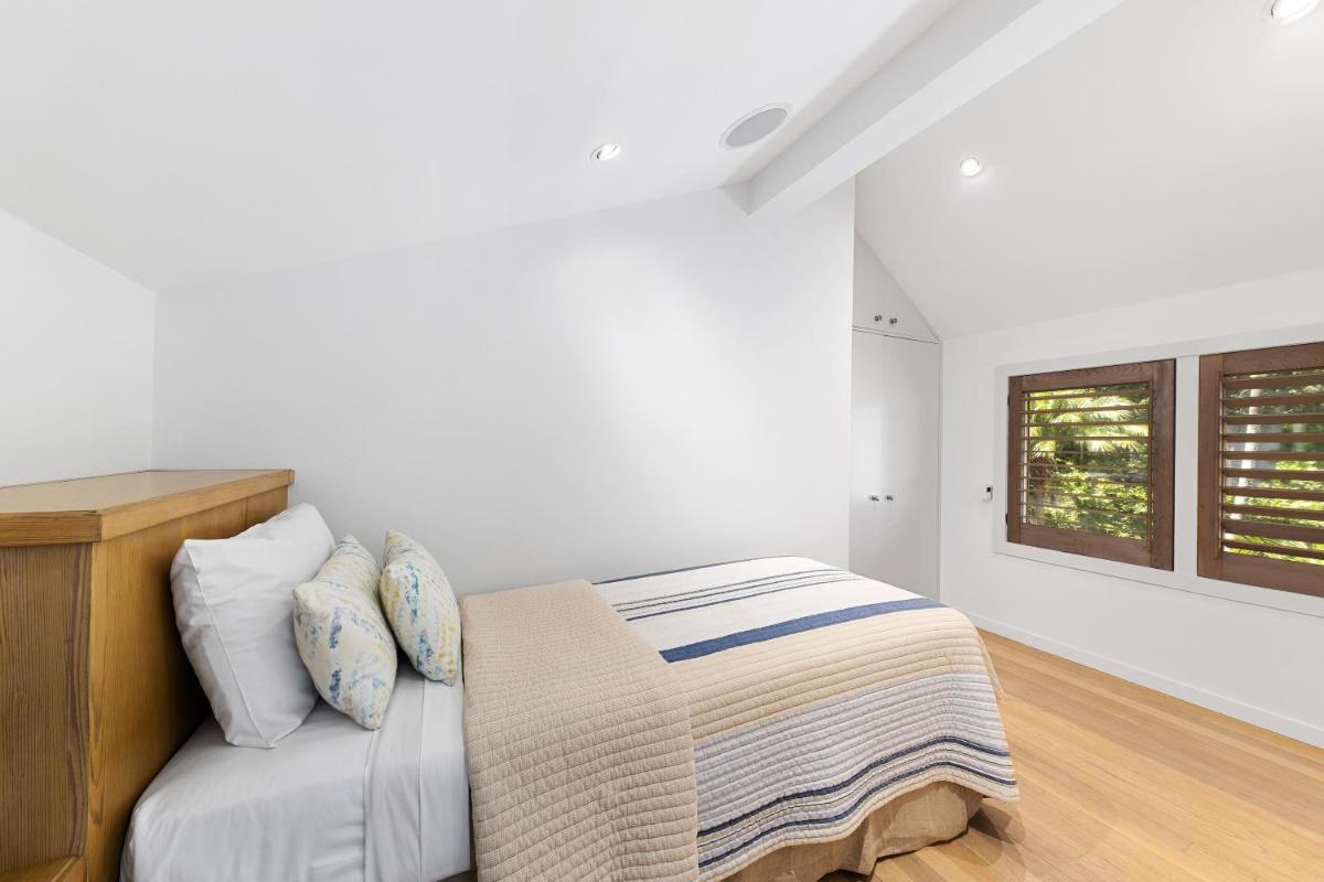 First Point Apartment 3, Little Cove