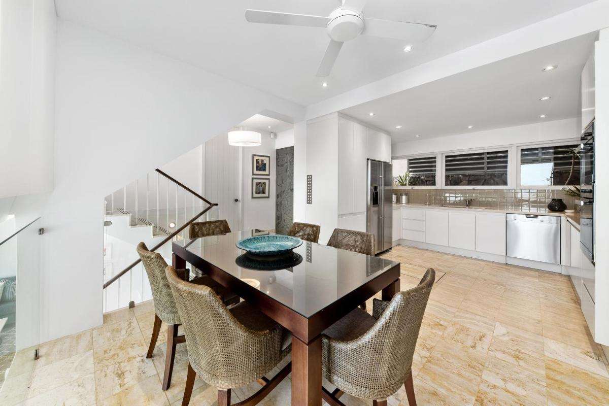 First Point Apartment 3, Little Cove