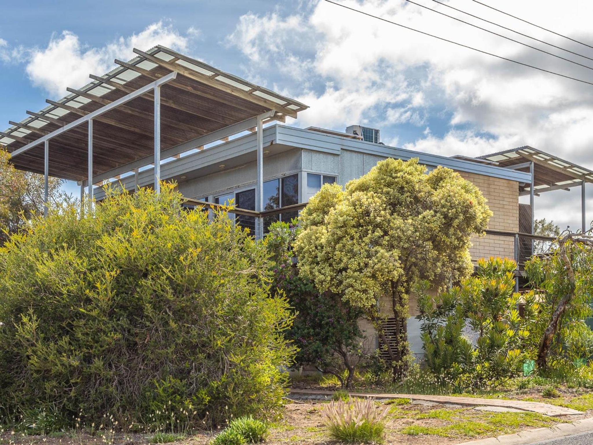 23 Lewis Road