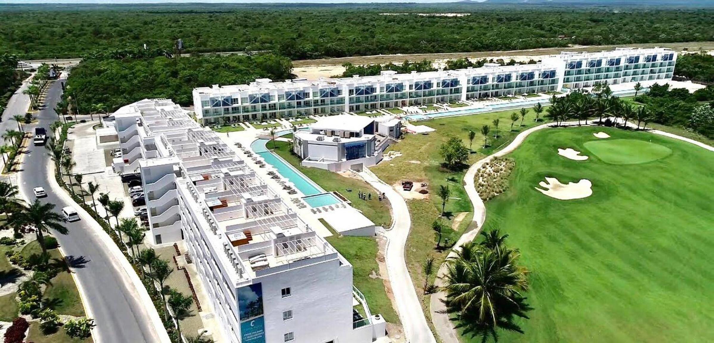 2 Bedroom swim-up Cana Rock view 2
