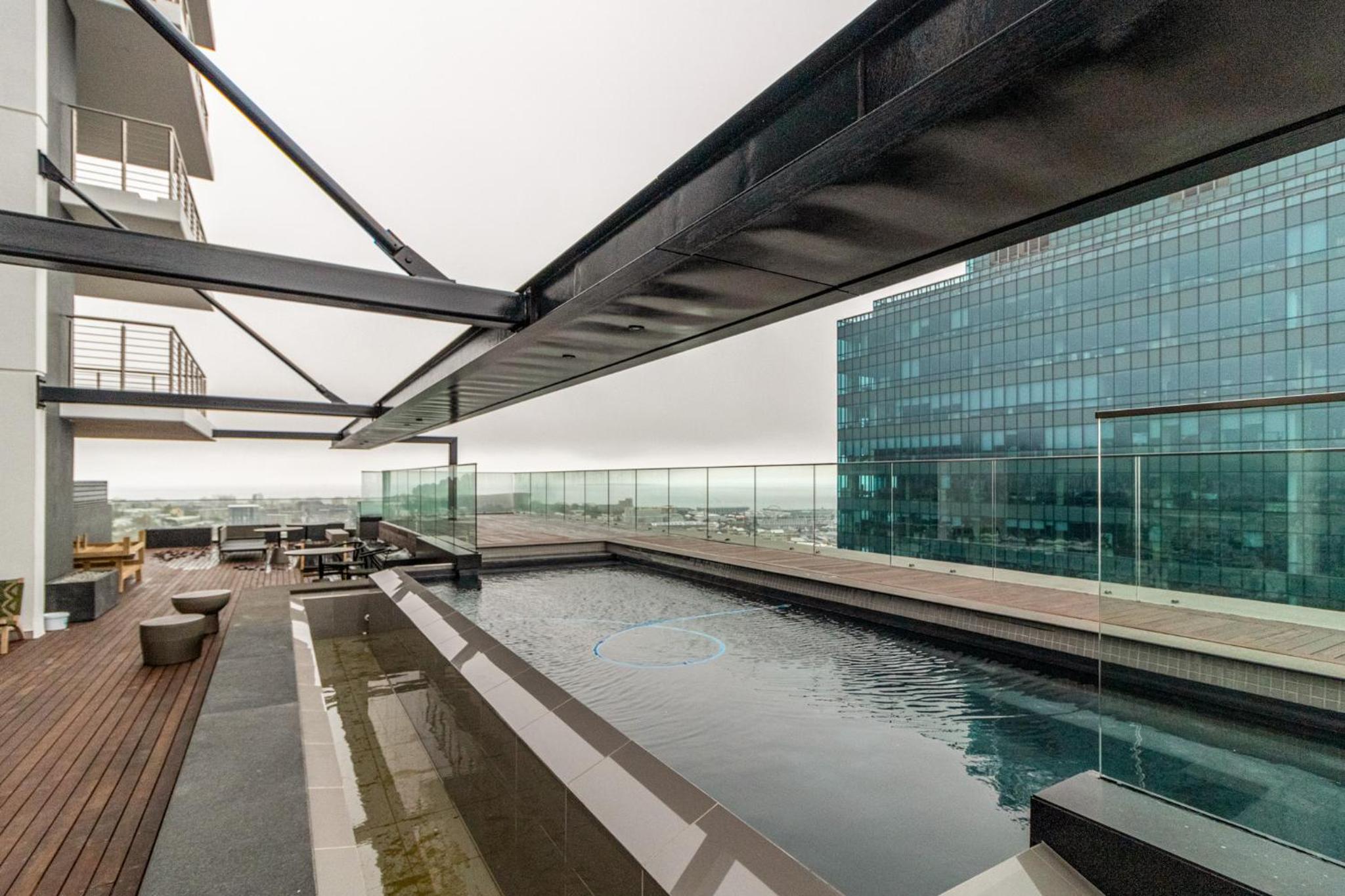 16 on Bree - Luxury One Bedroom apartment in Cape Town