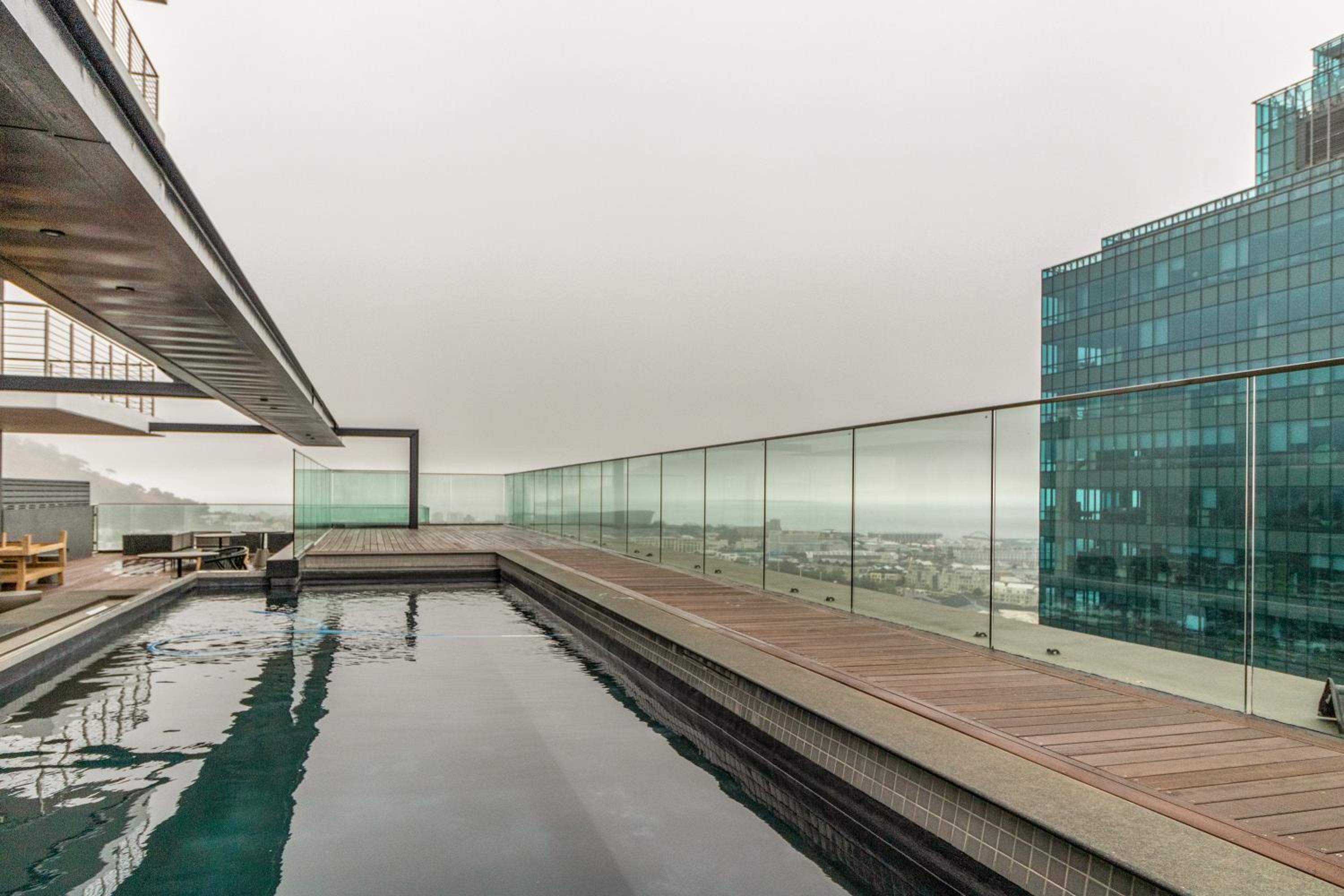 16 on Bree - Luxury One Bedroom apartment in Cape Town