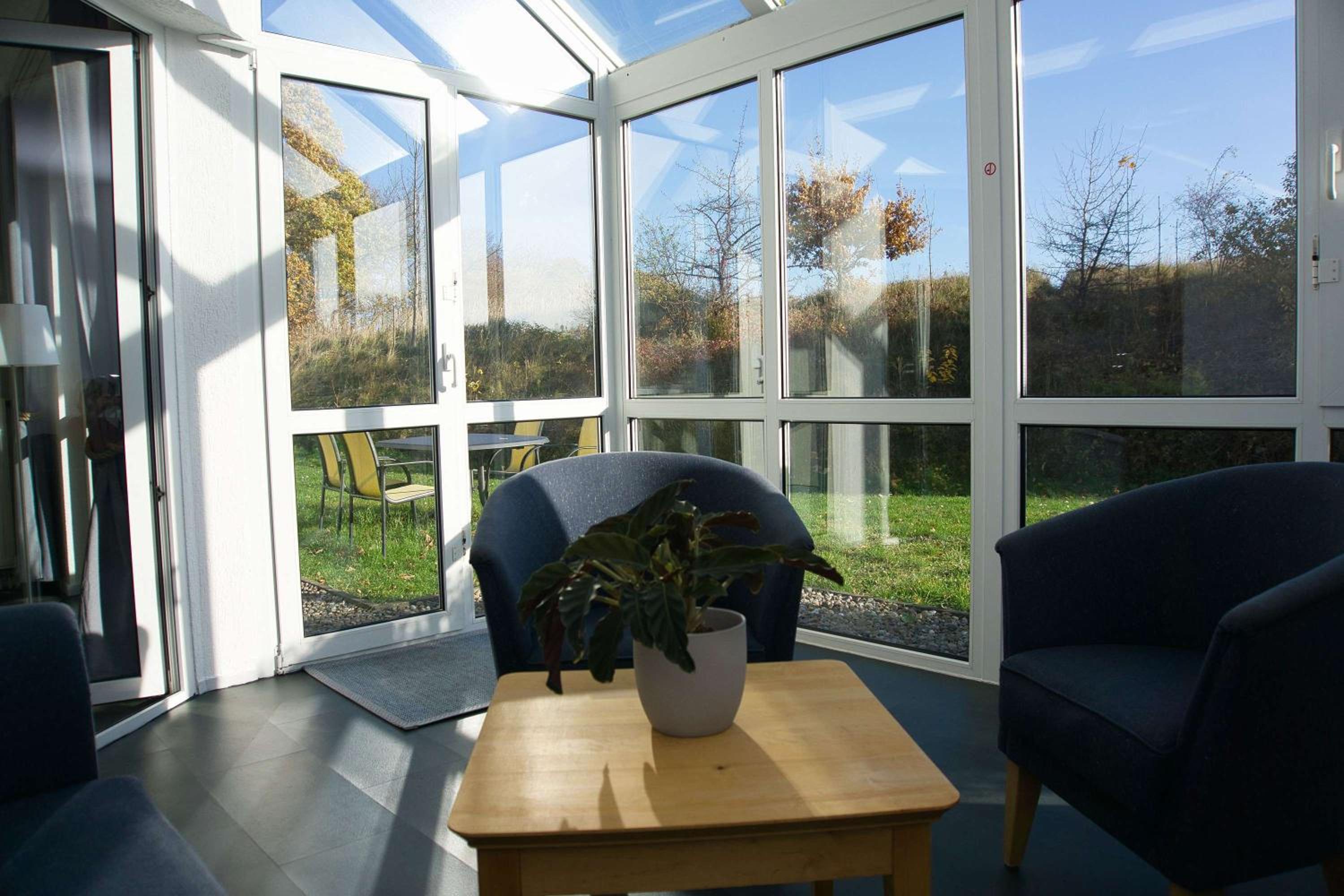 strandnah, Wintergarten, gratis Nutzung vom AHOI Erlebnisbad und Sauna in Sellin - Strandhaus Mönchgut FeWo08