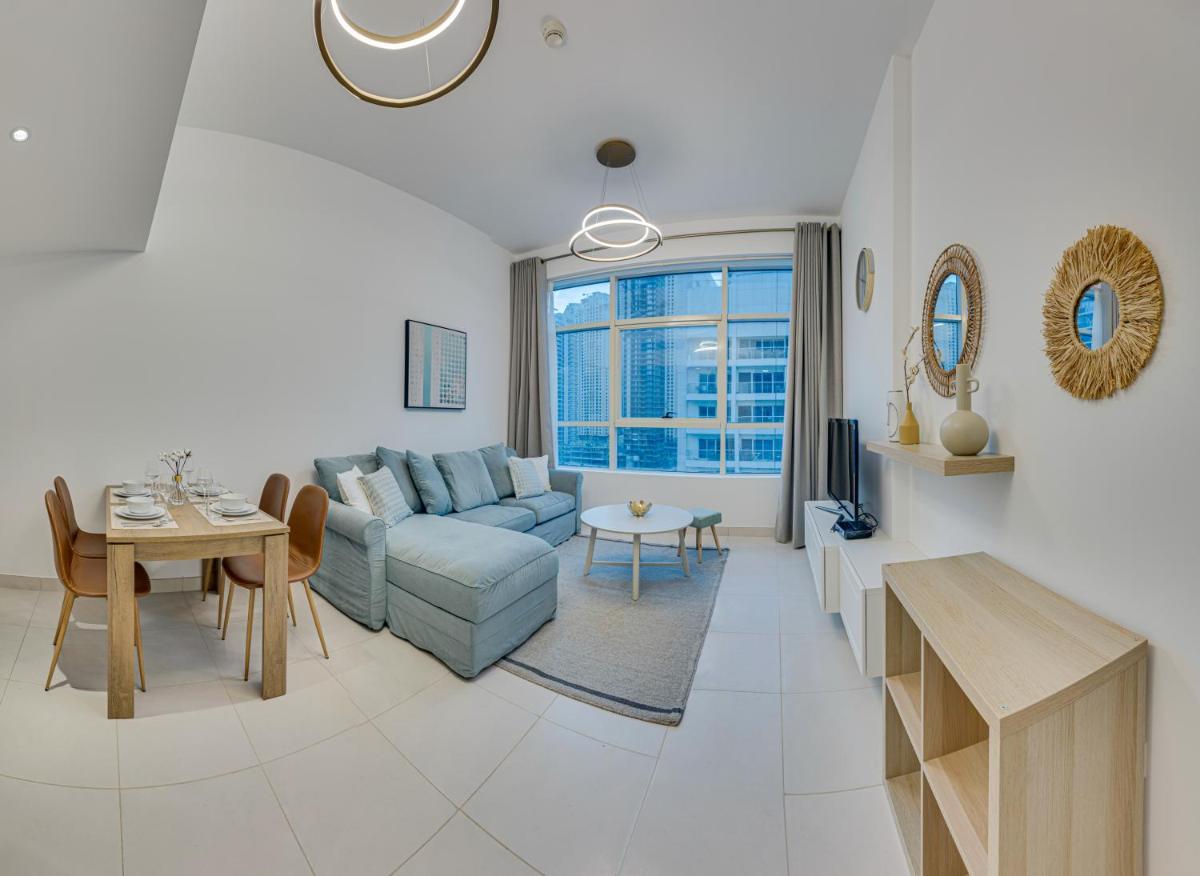 Great views from New apartment in Dubai Marina
