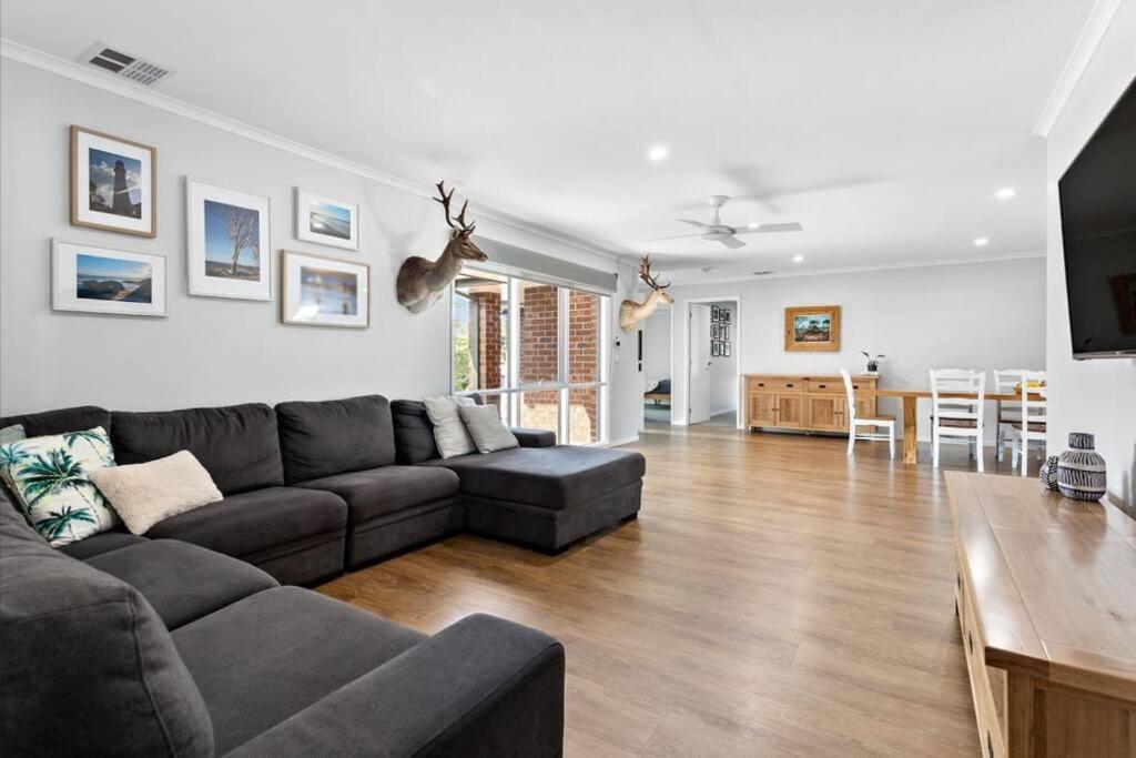 Hotel Luxurious 5 Bedroom Villa With Hot Tub & Much More