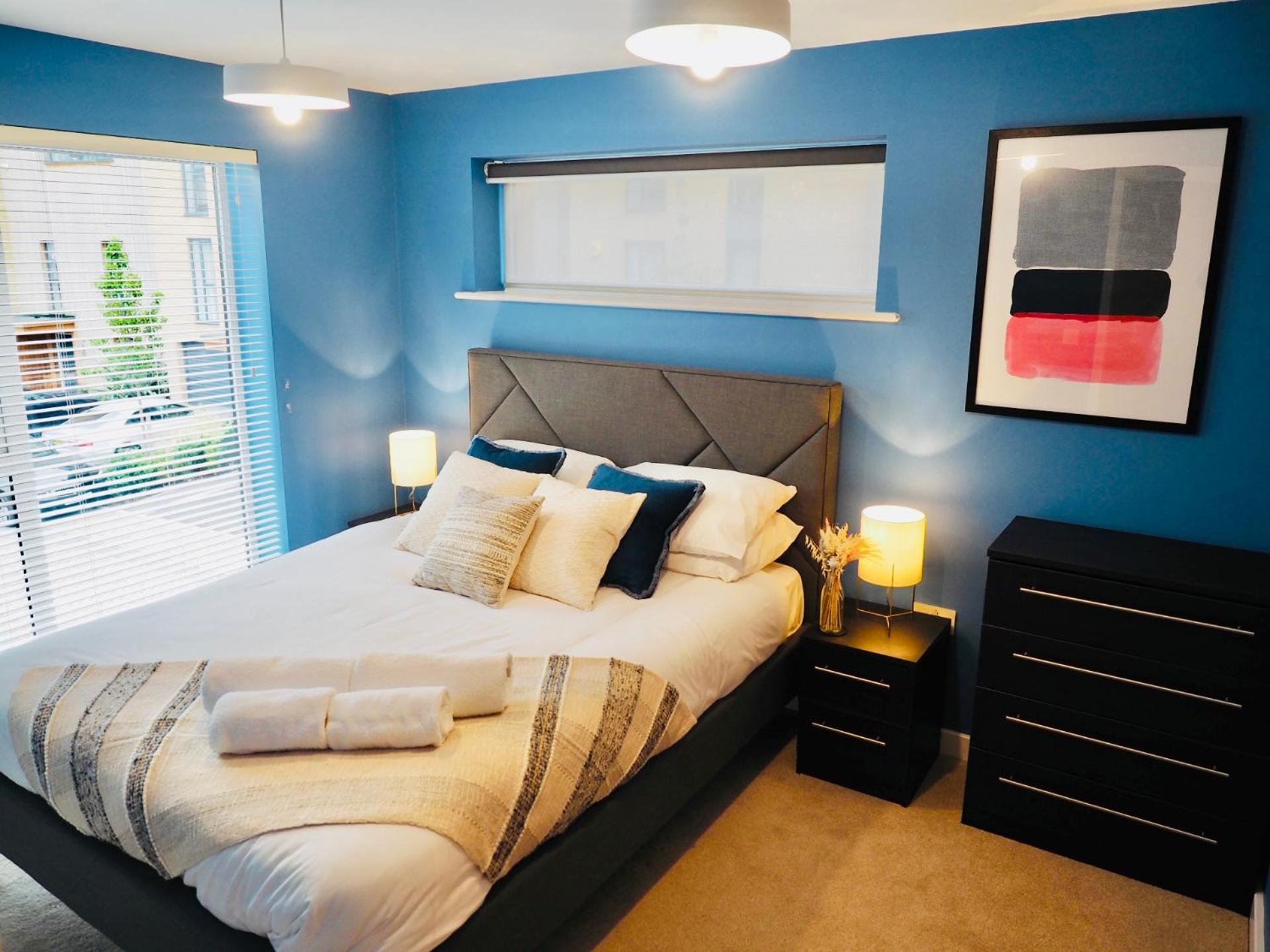 Modern & Stylish 3 Bedoom Home in Taunton view 3