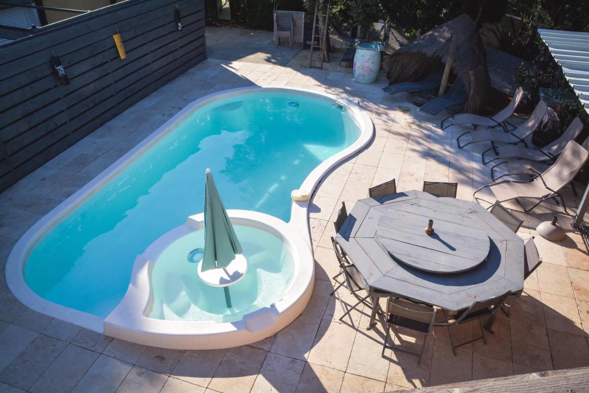 La yourte de Nîmes, spa , jacuzzi chalet logement insolite photo 5
