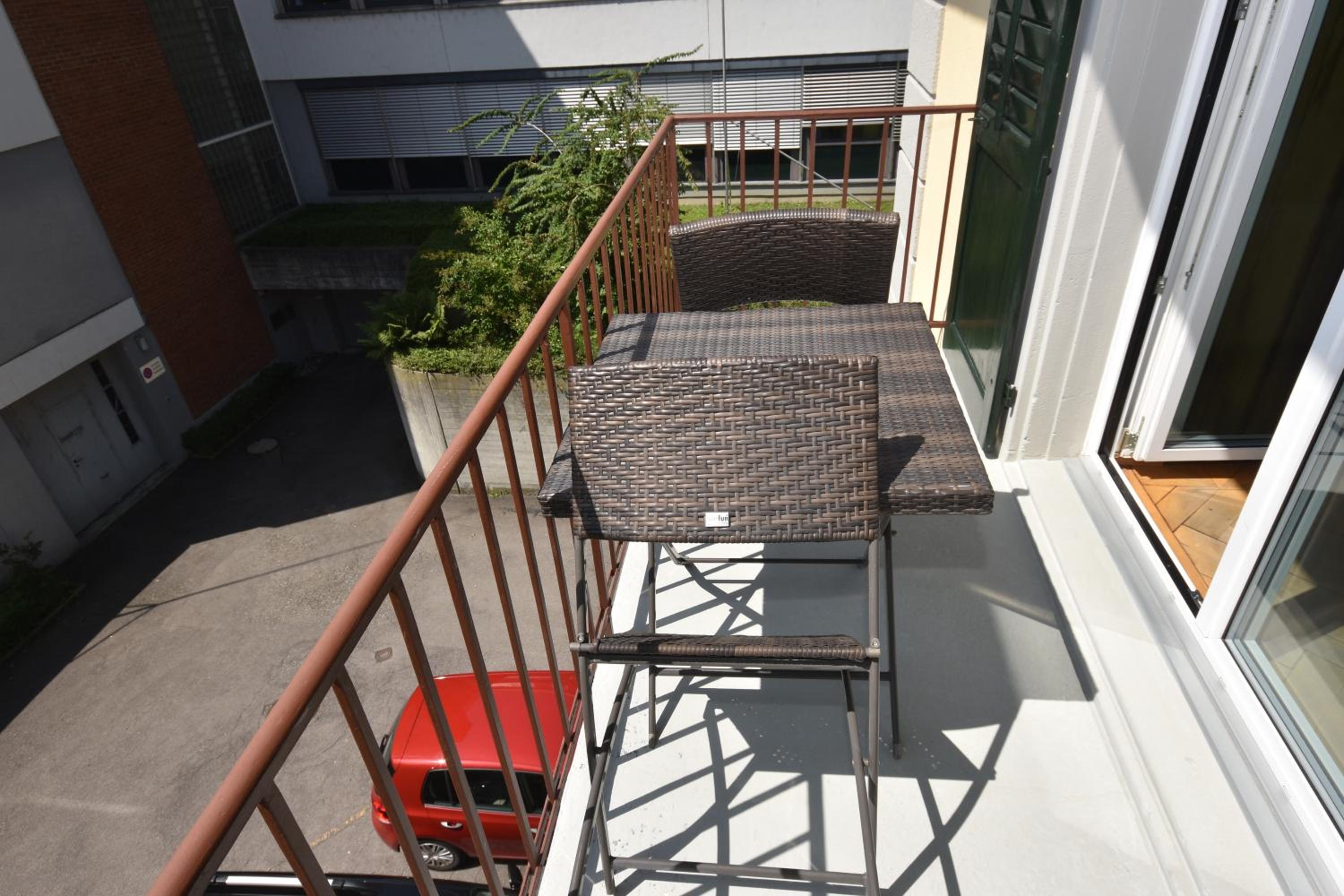 2BR flat near lake and central - Stardust 22