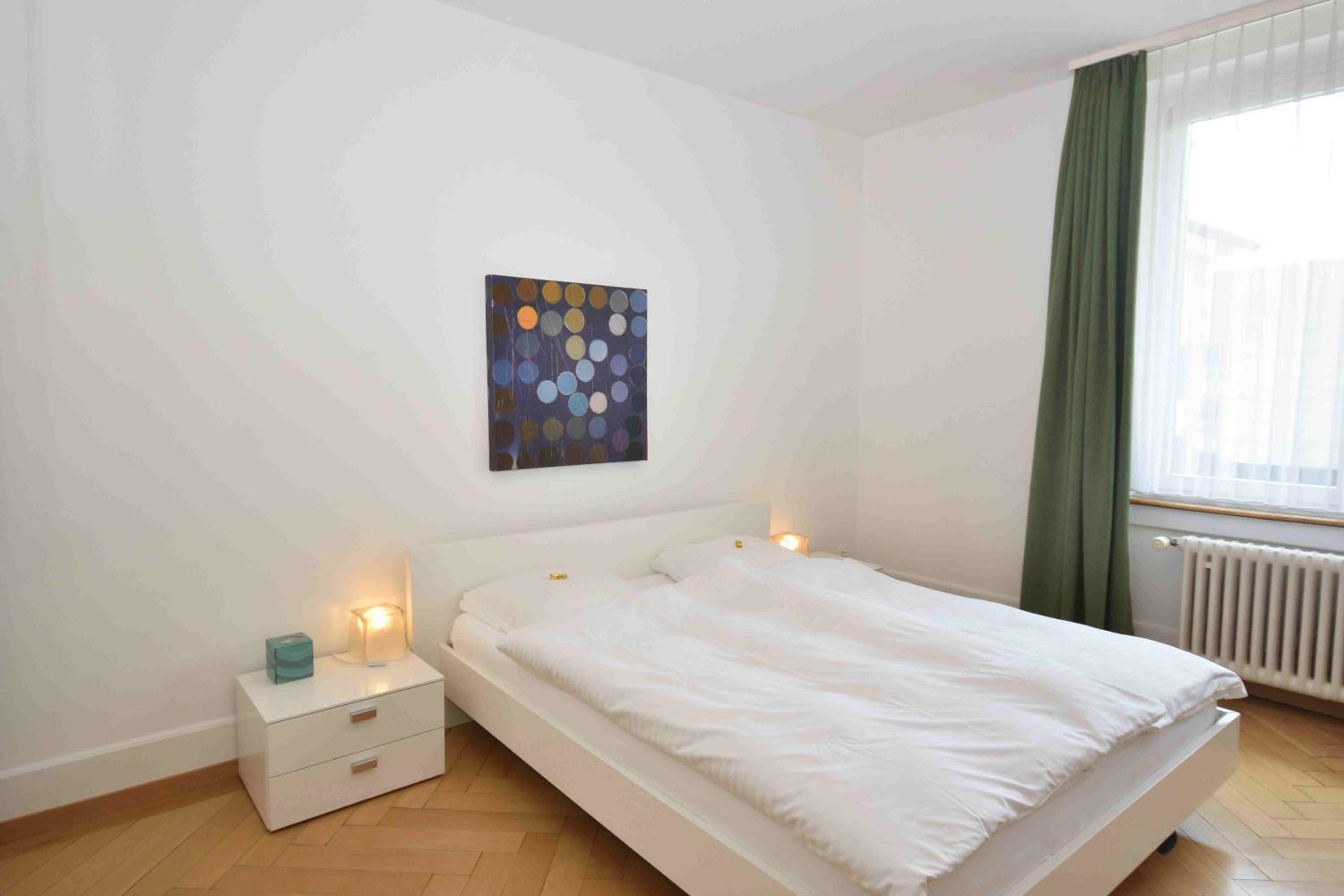 2BR flat near lake and central - Stardust 22