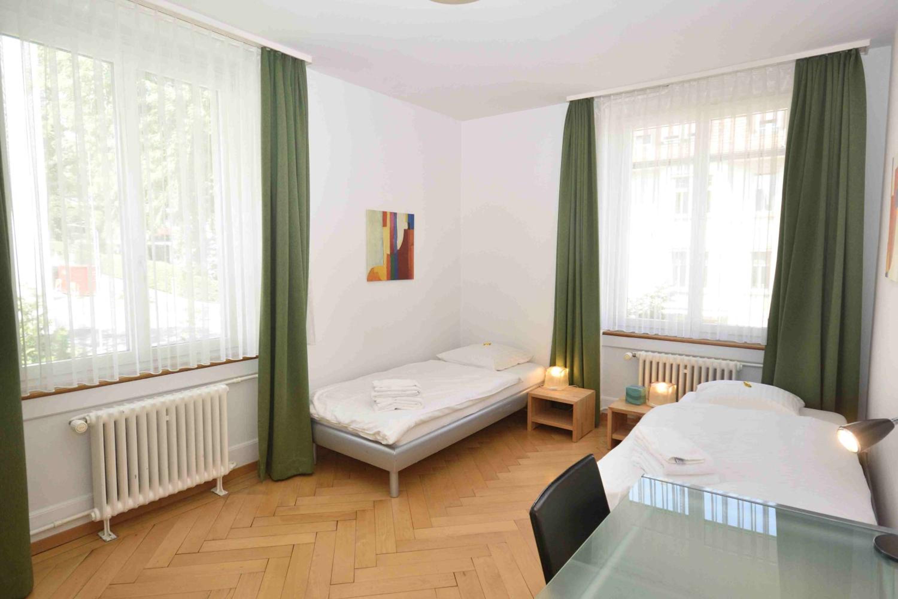 2BR flat near lake and central - Stardust 22