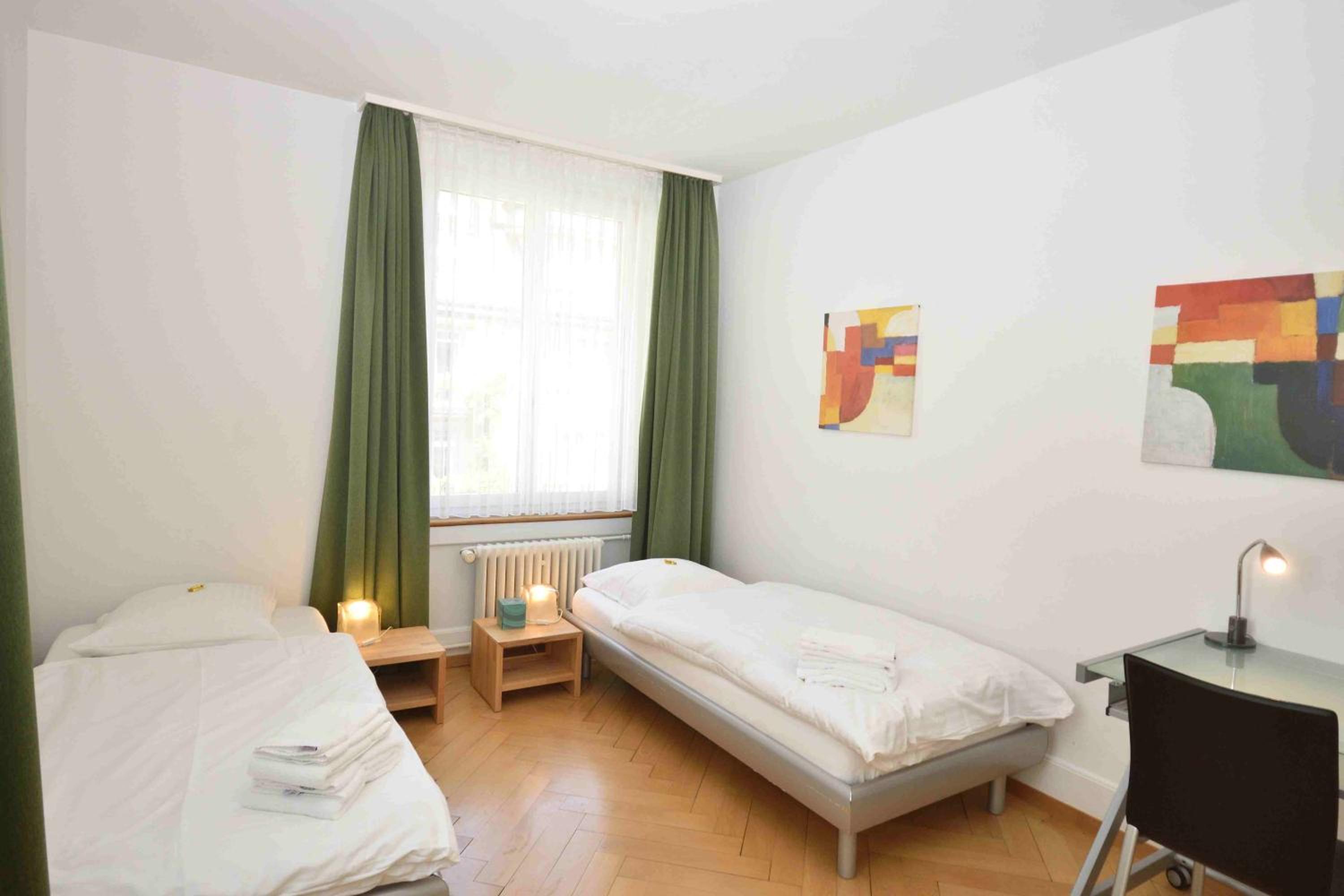 2BR flat near lake and central - Stardust 22