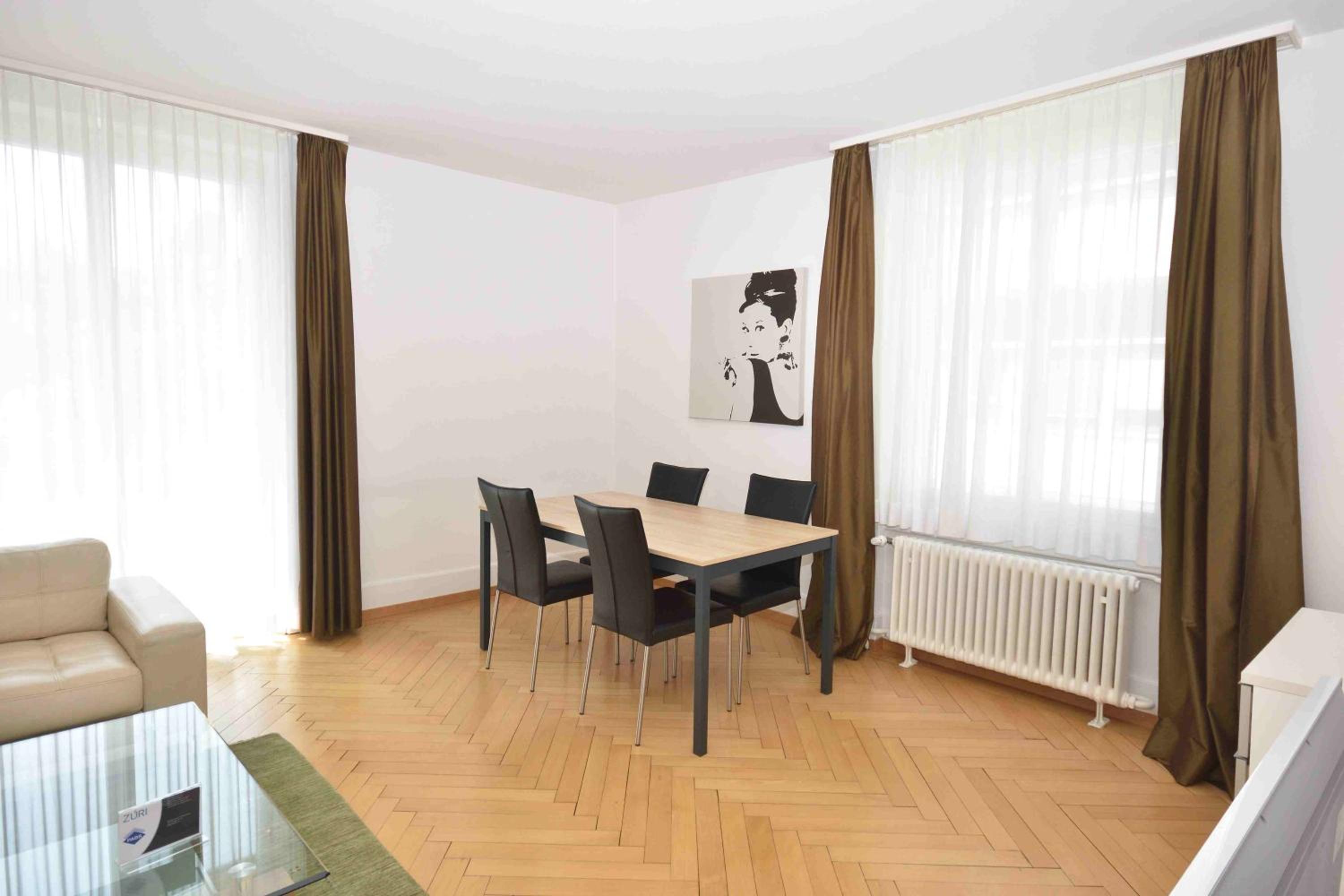 2BR flat near lake and central - Stardust 22