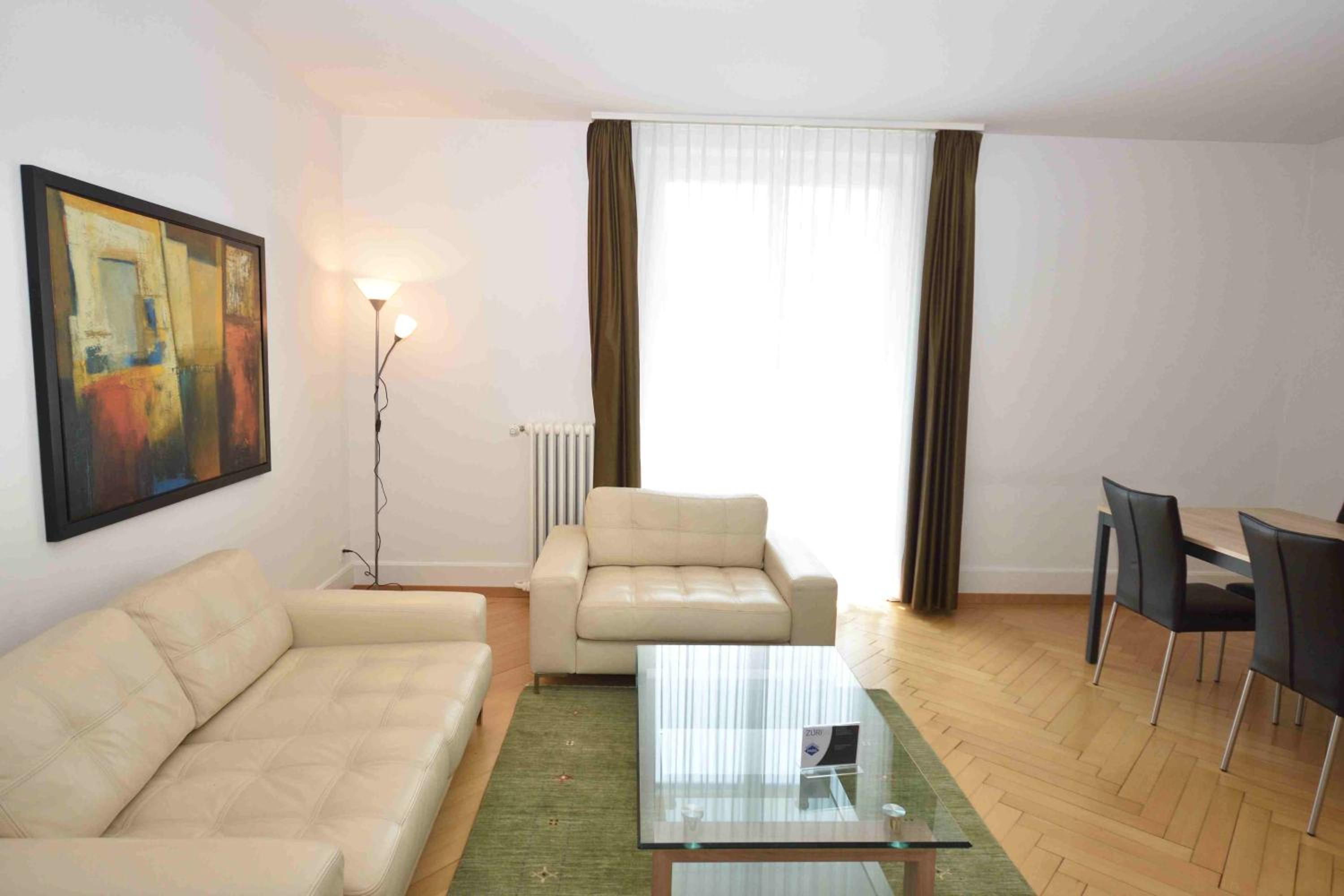 2BR flat near lake and central - Stardust 22