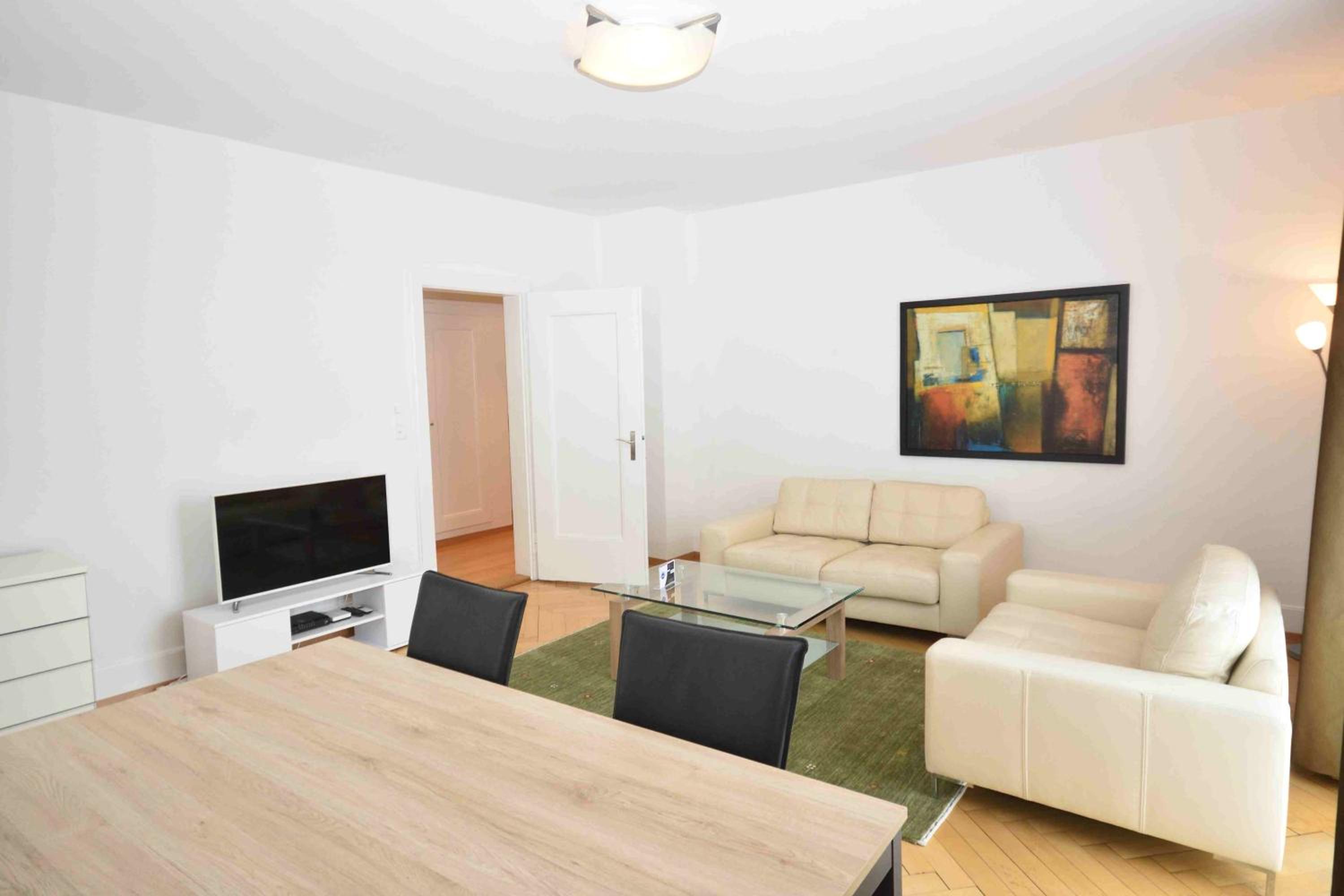 2BR flat near lake and central - Stardust 22