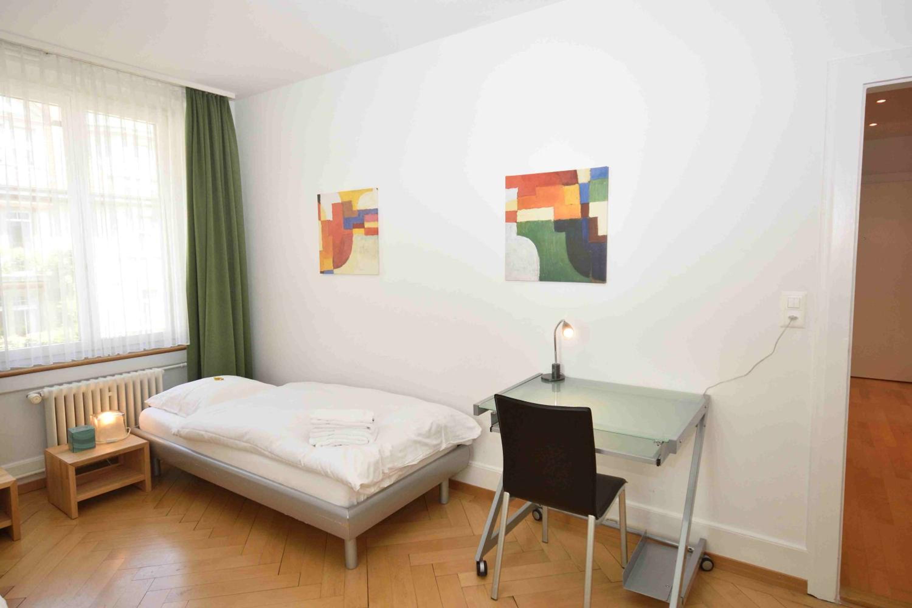 2BR flat near lake and central - Stardust 22