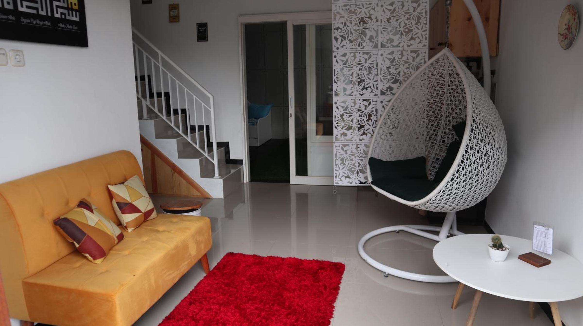 Demara Villa yang Aesthetic di Batu view 3