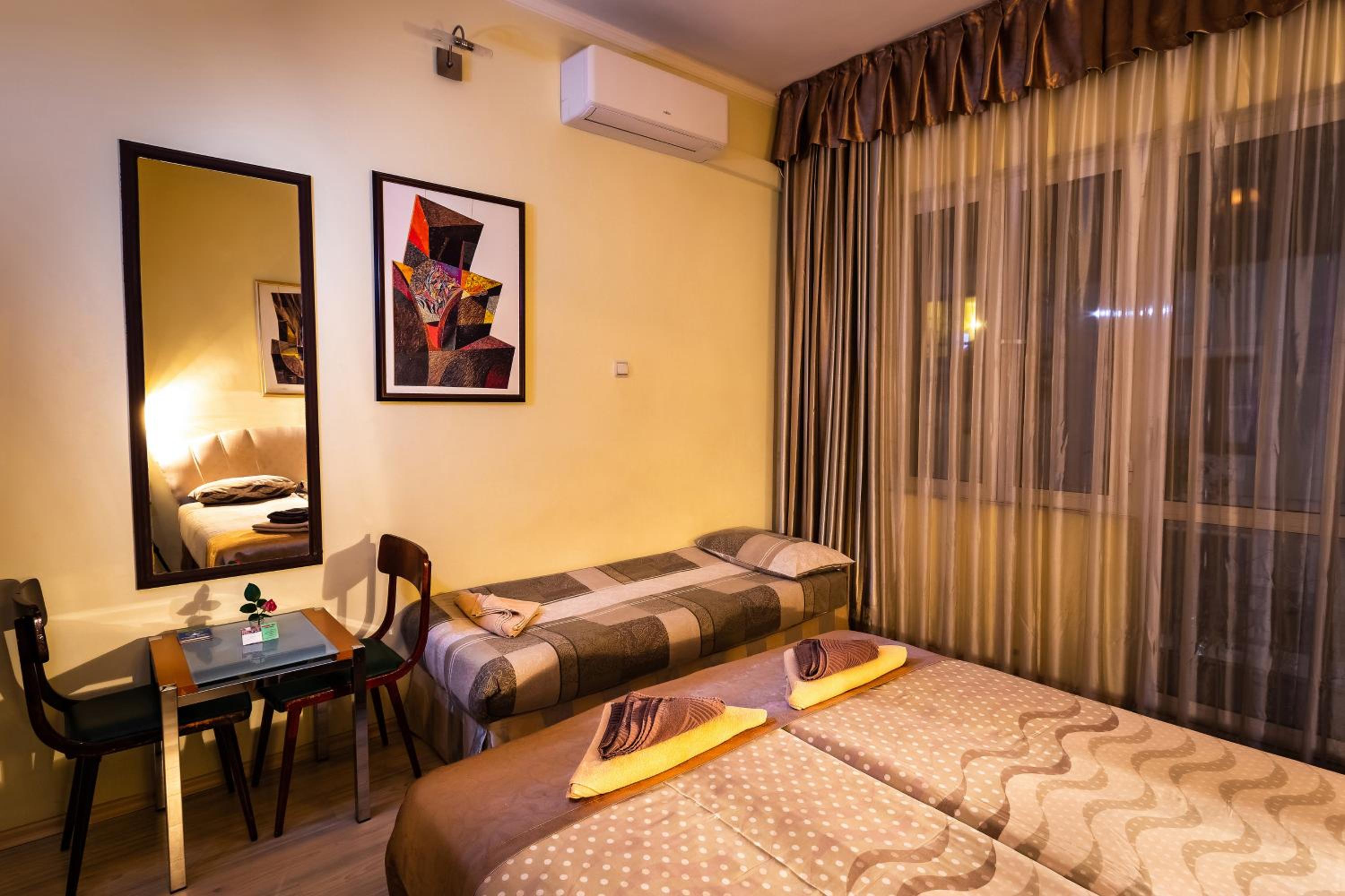 Residence Art Guest House
