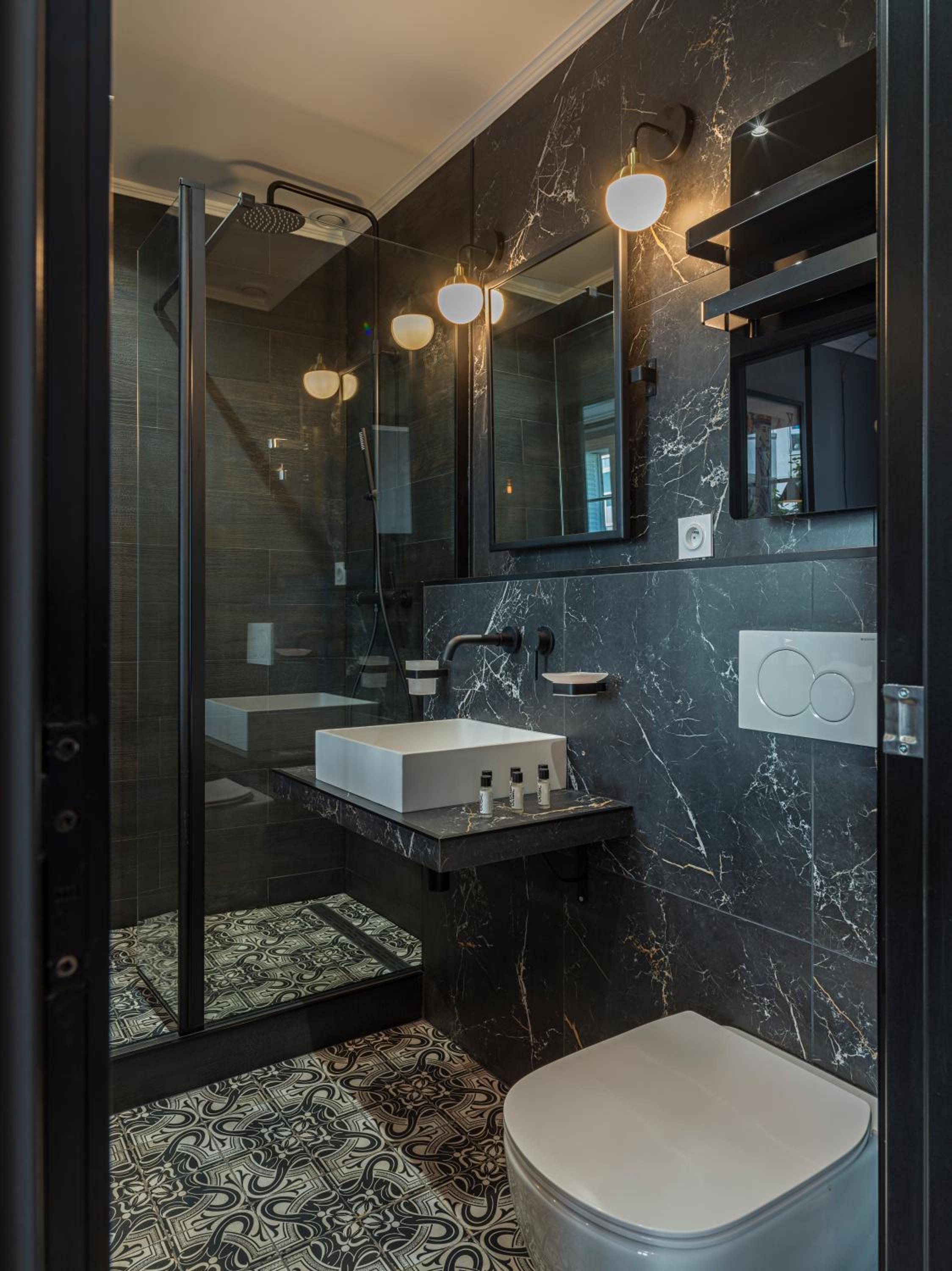 The Blue King Suite
