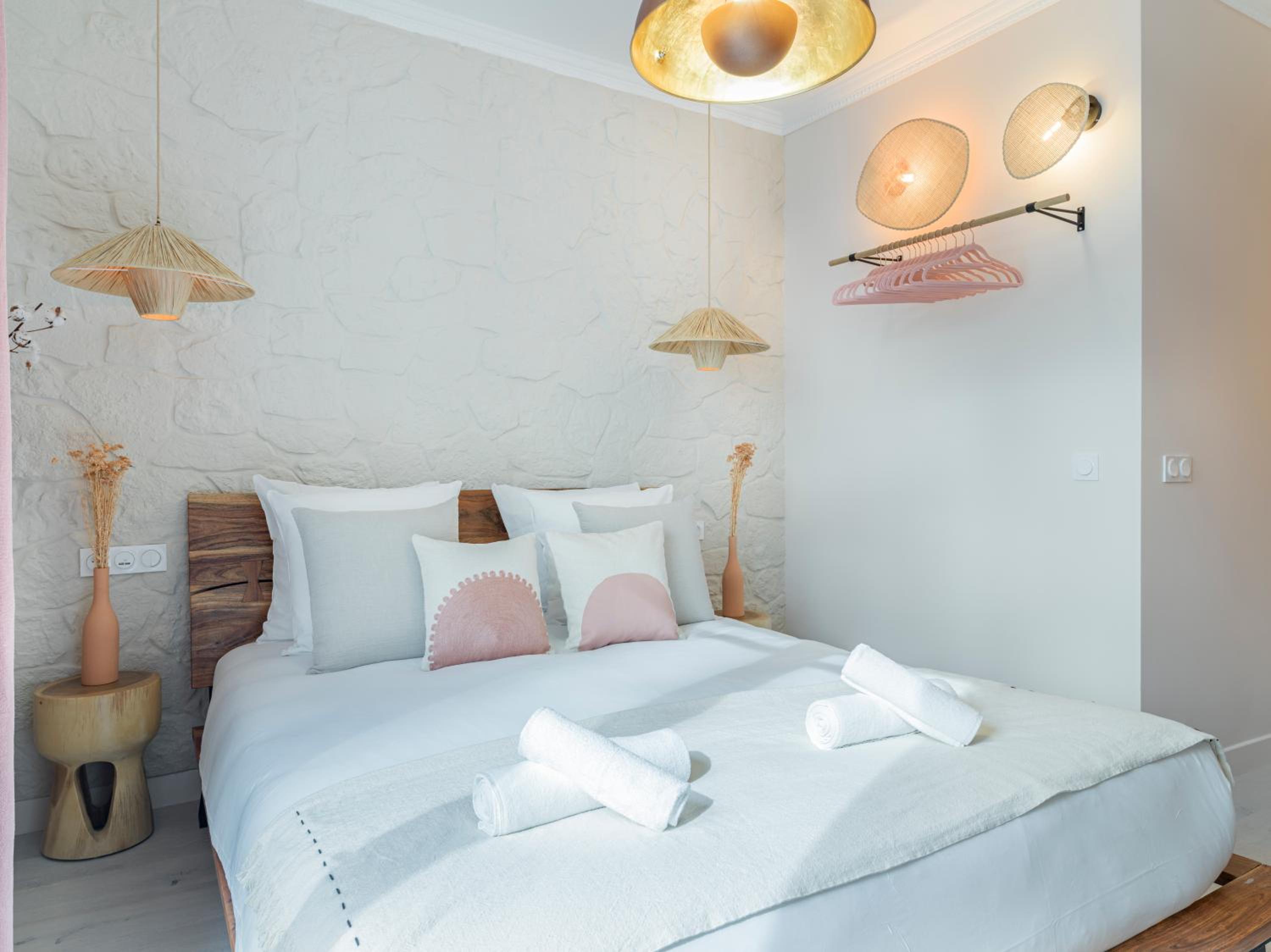 Pink & Wood cocoon