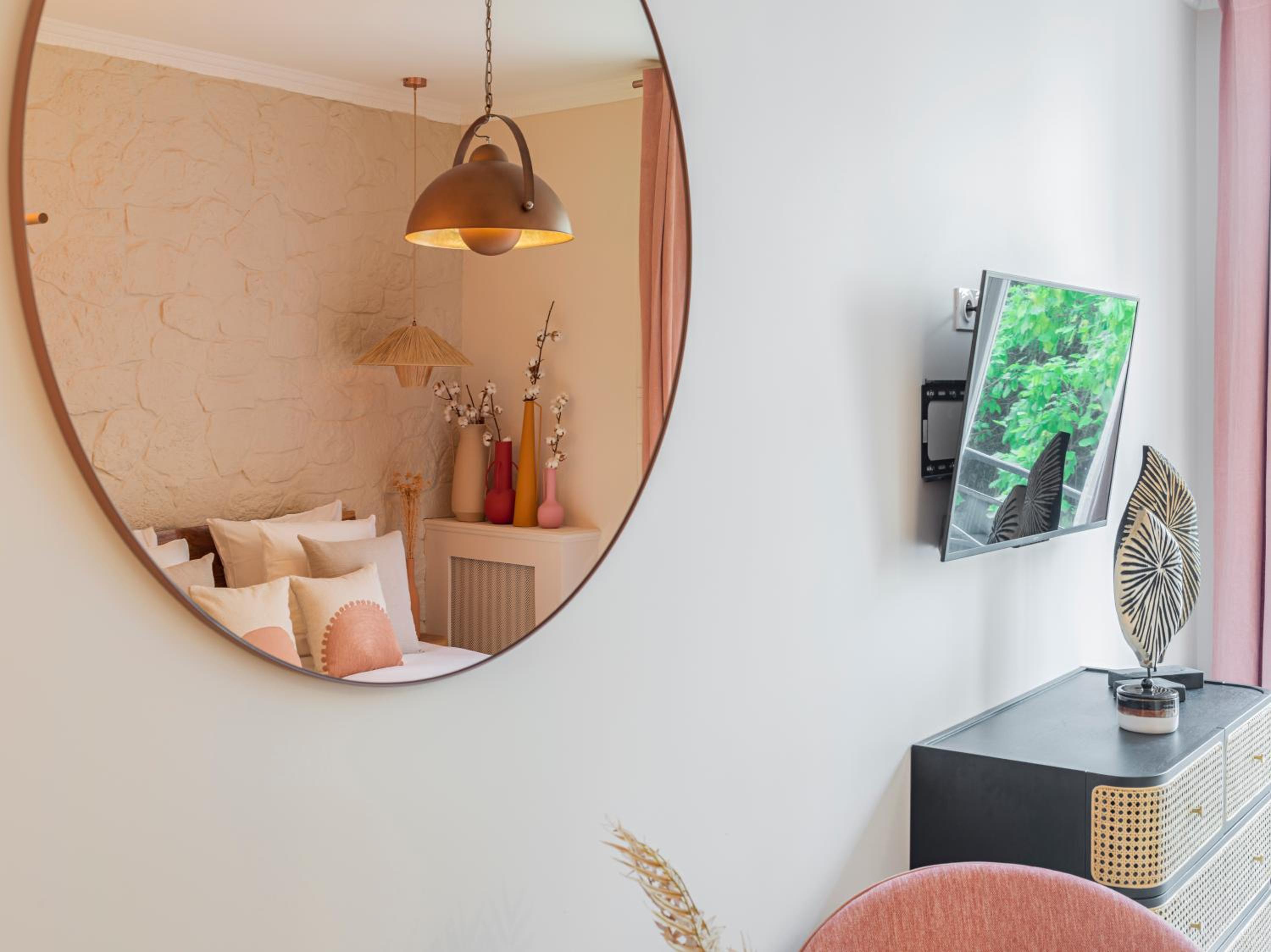 Pink & Wood cocoon