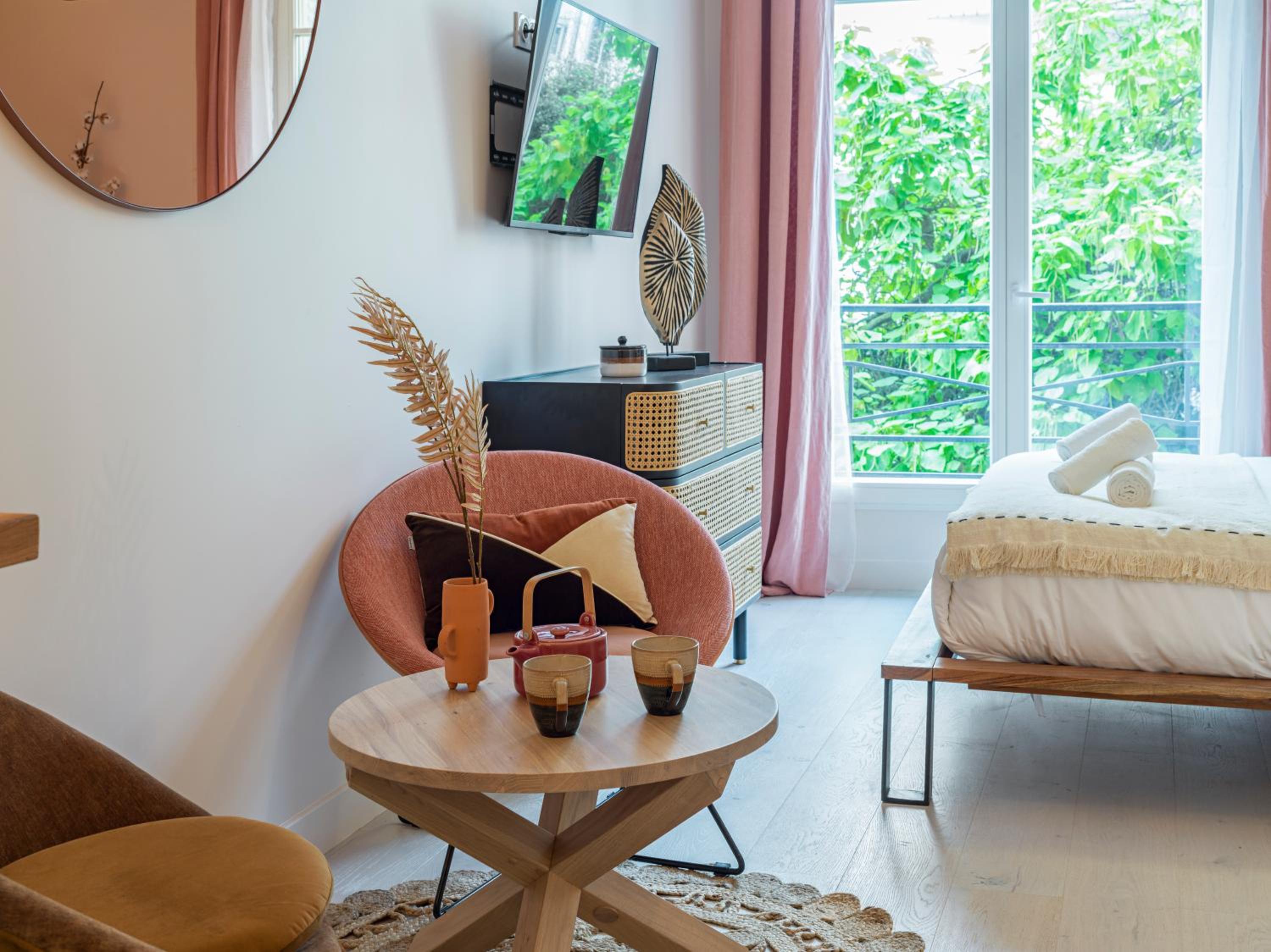 Pink & Wood cocoon