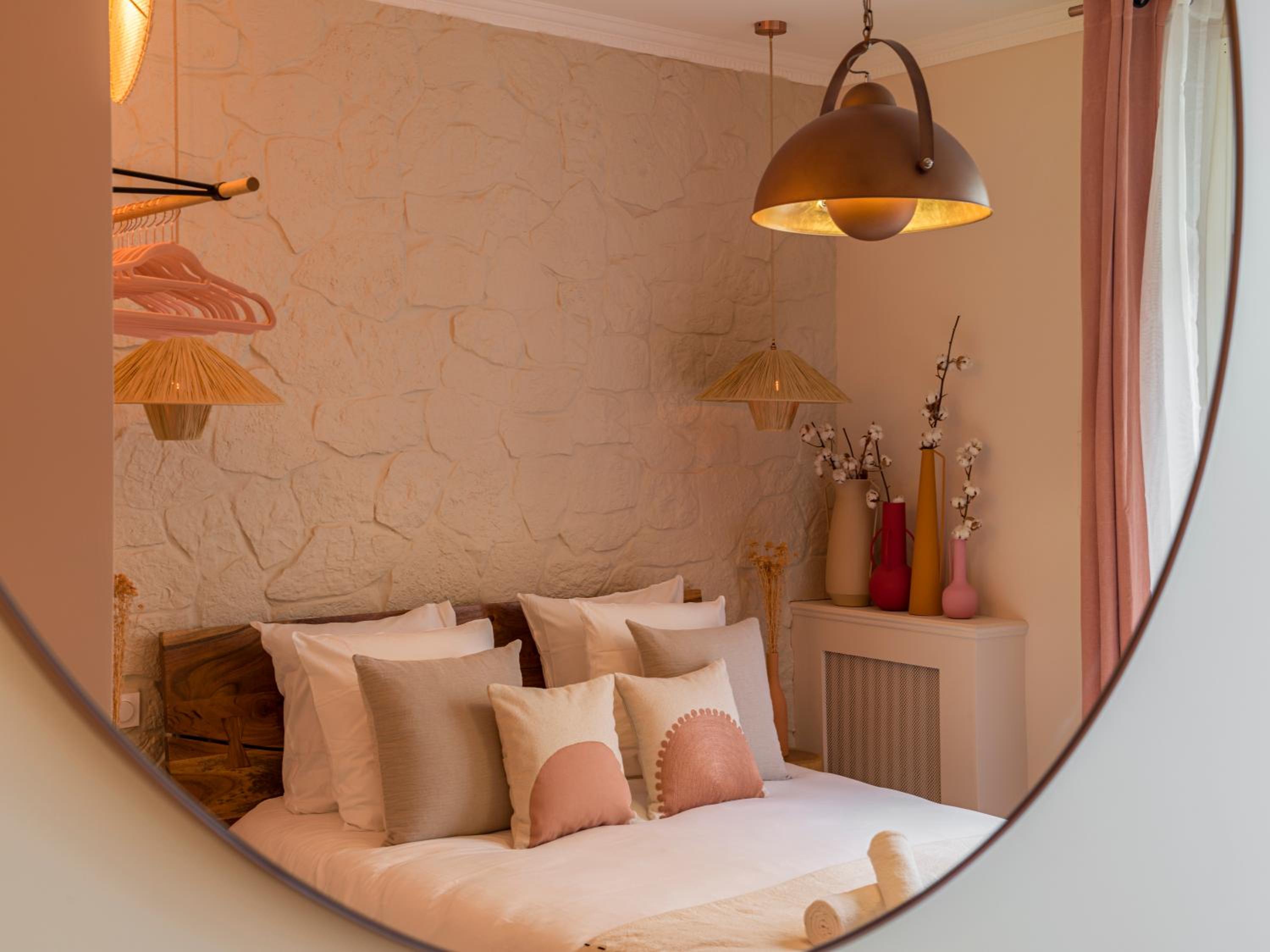 Pink & Wood cocoon