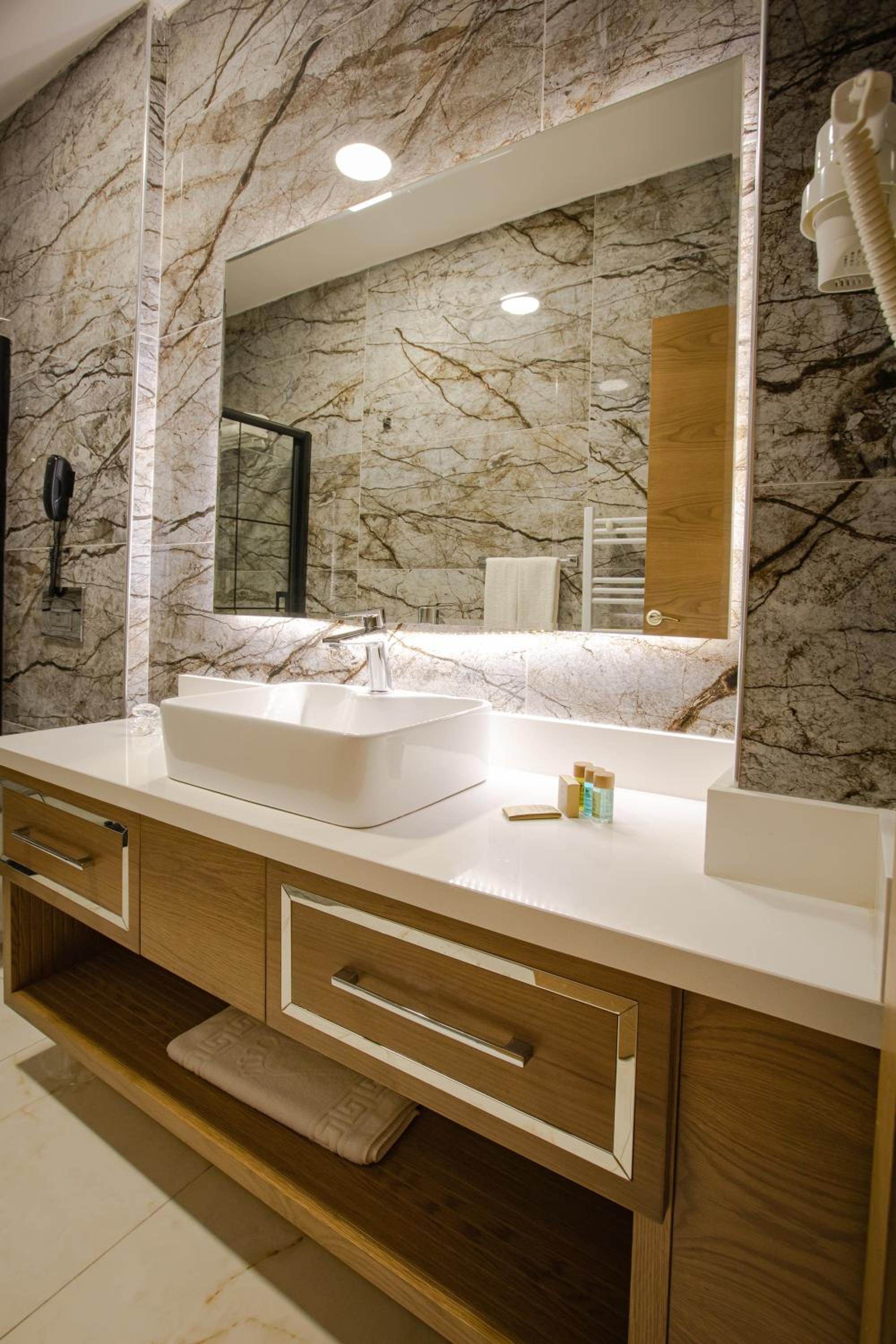 bahçelievler hotels - Image 98