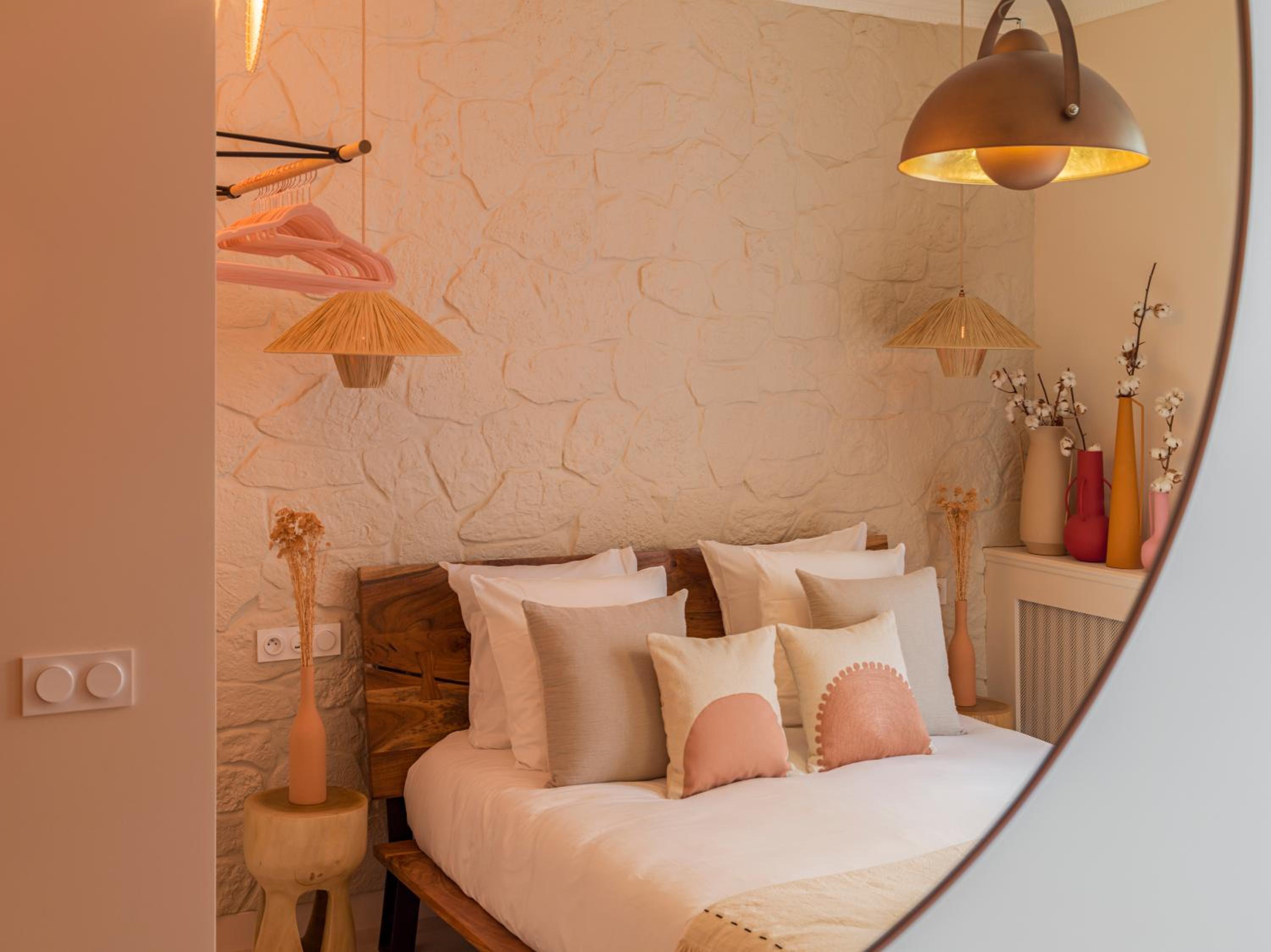 Pink & Wood cocoon