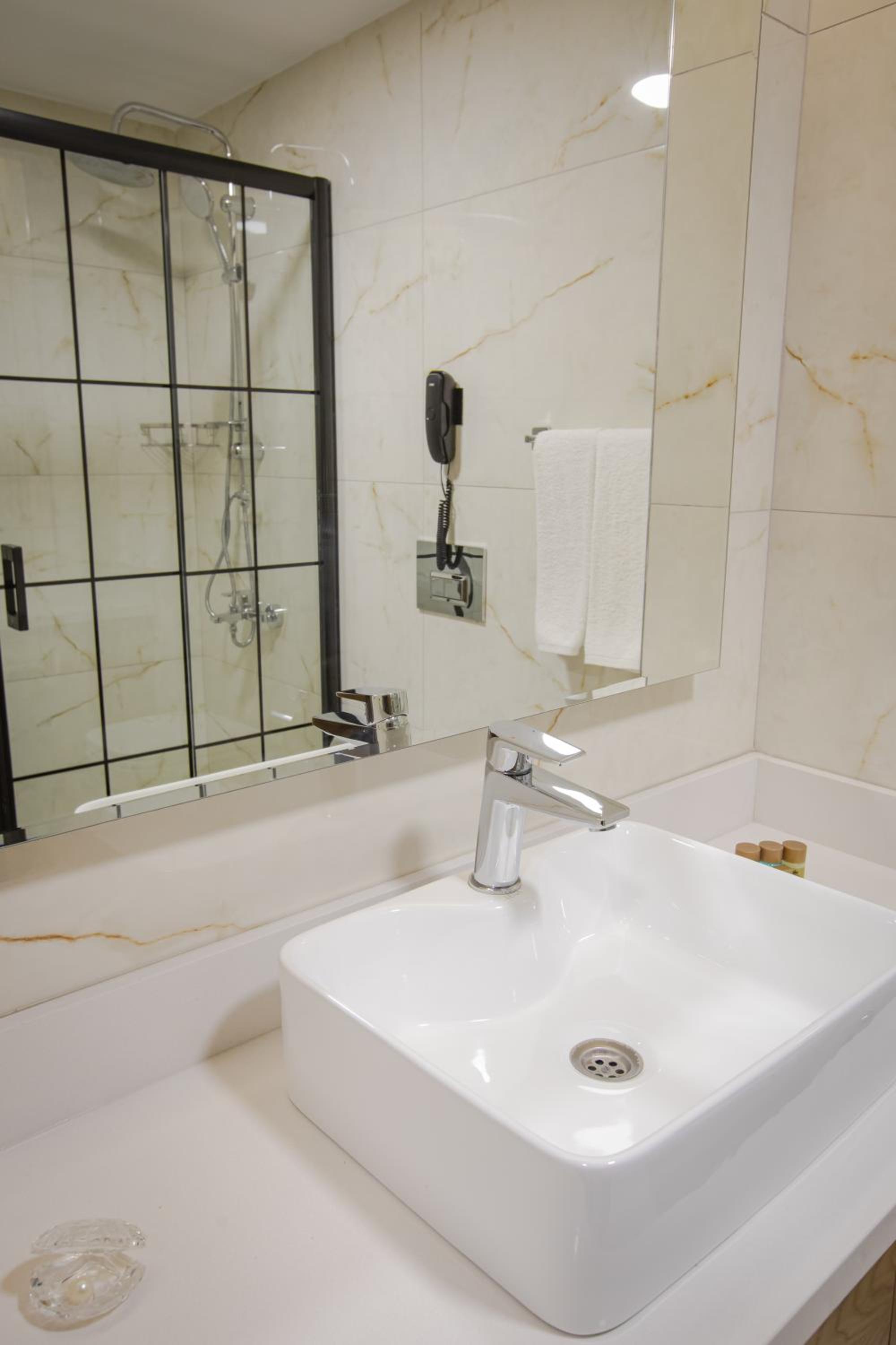 bahçelievler hotels - Image 142