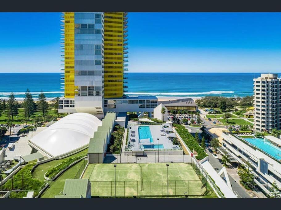 Air on Broadbeach Beachfront 2Level stunning apartment with 180 degree views view 2